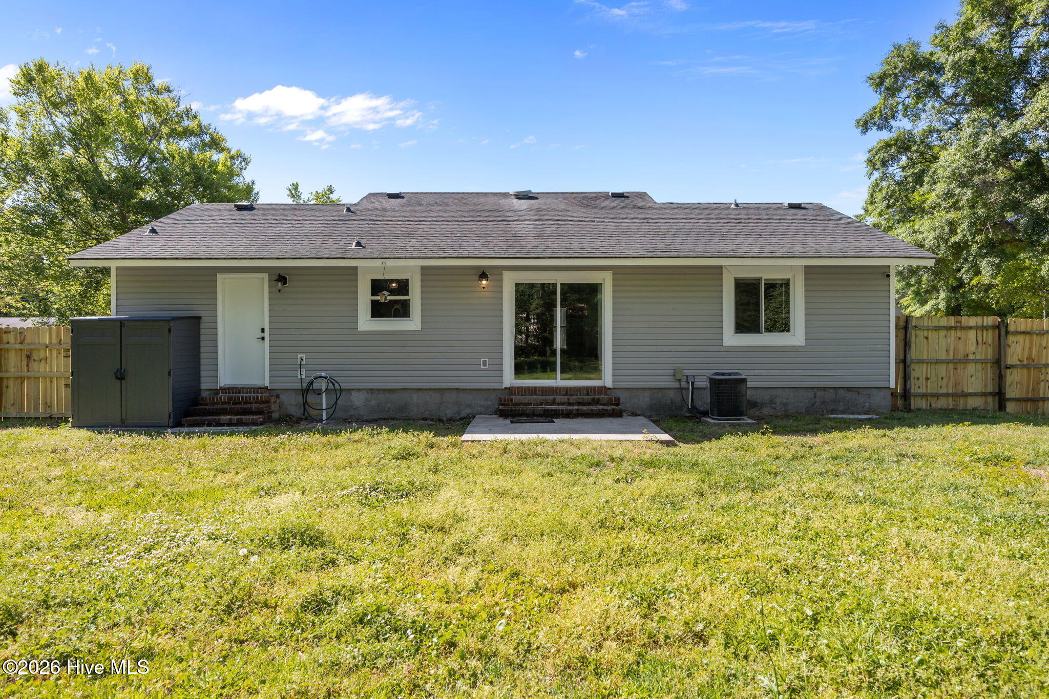 100569012 | Photo 26