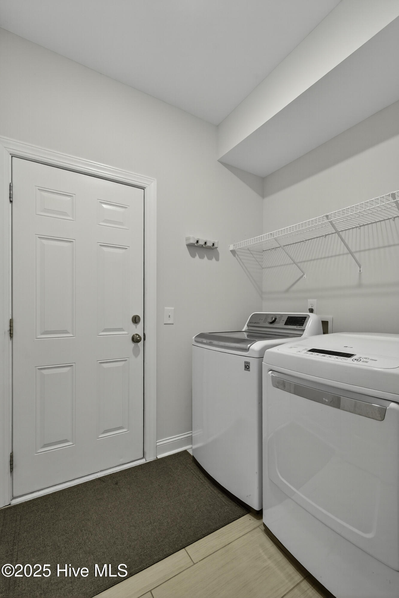 100536427 | Photo 43