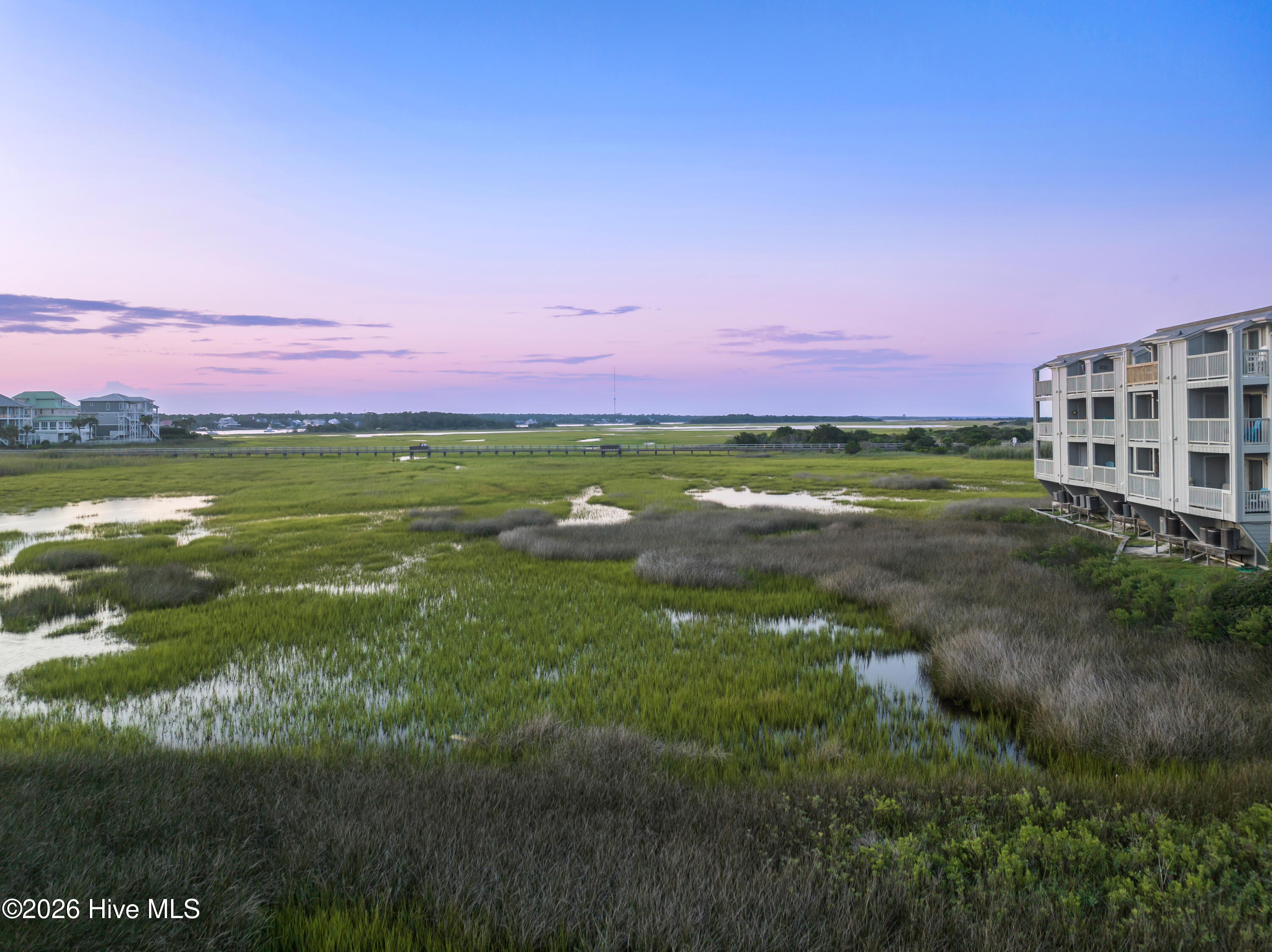 100552903 | Photo 24