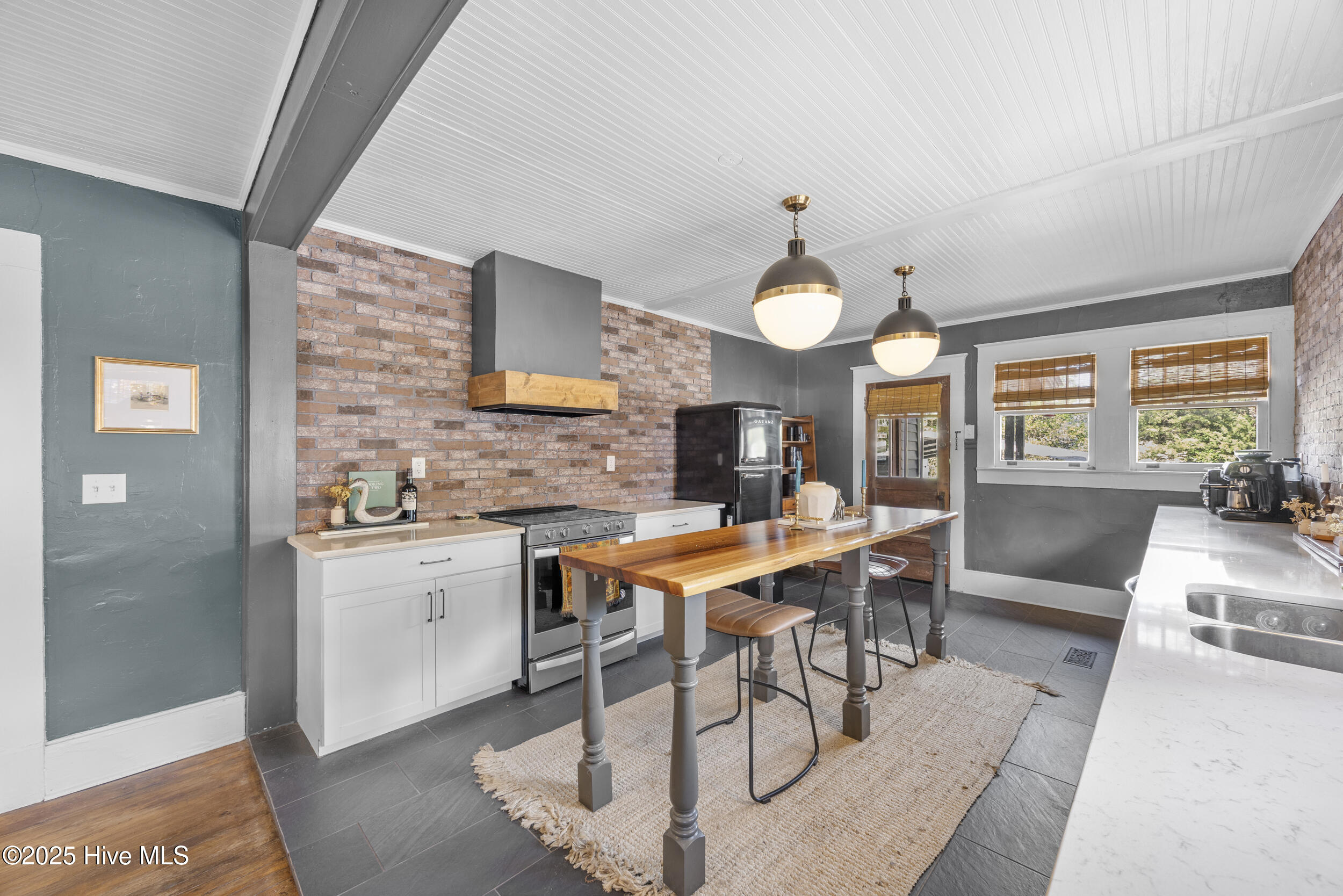 100544356 | Photo 39