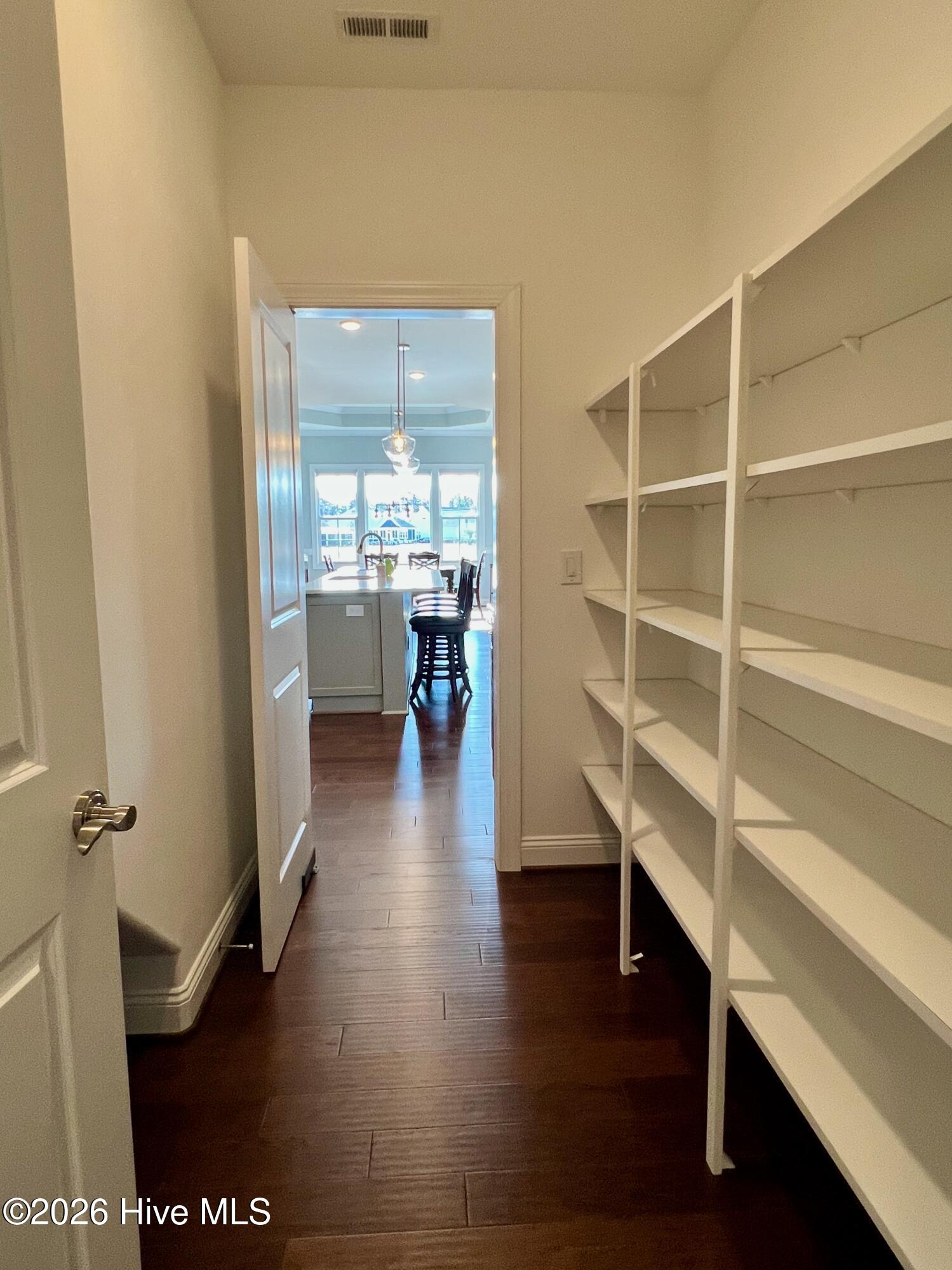 100549571 | Photo 57