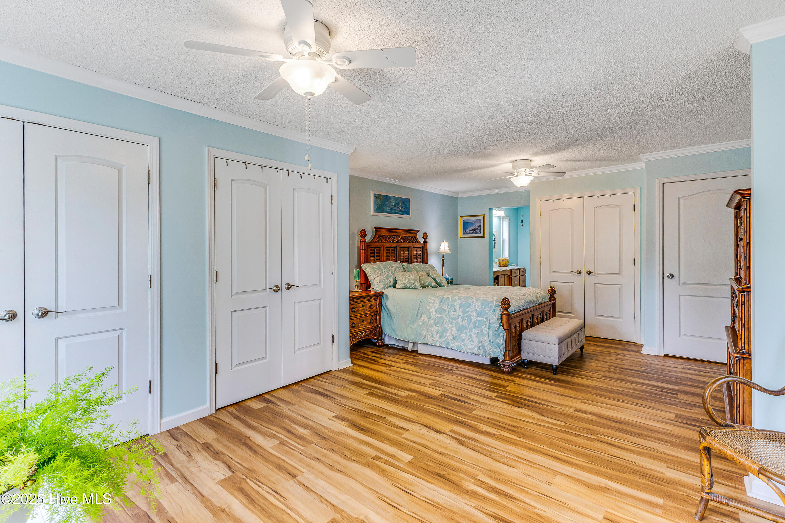 100543271 | Photo 16