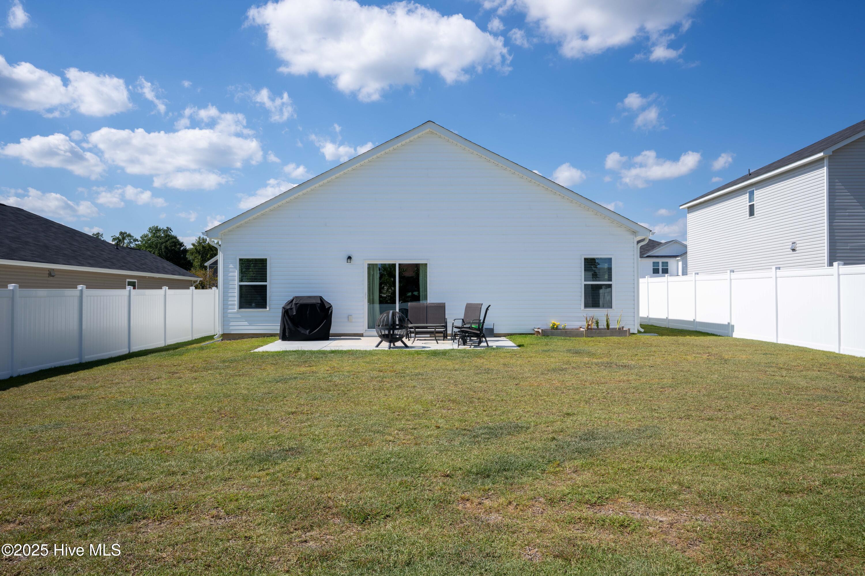 100529140 | Photo 27