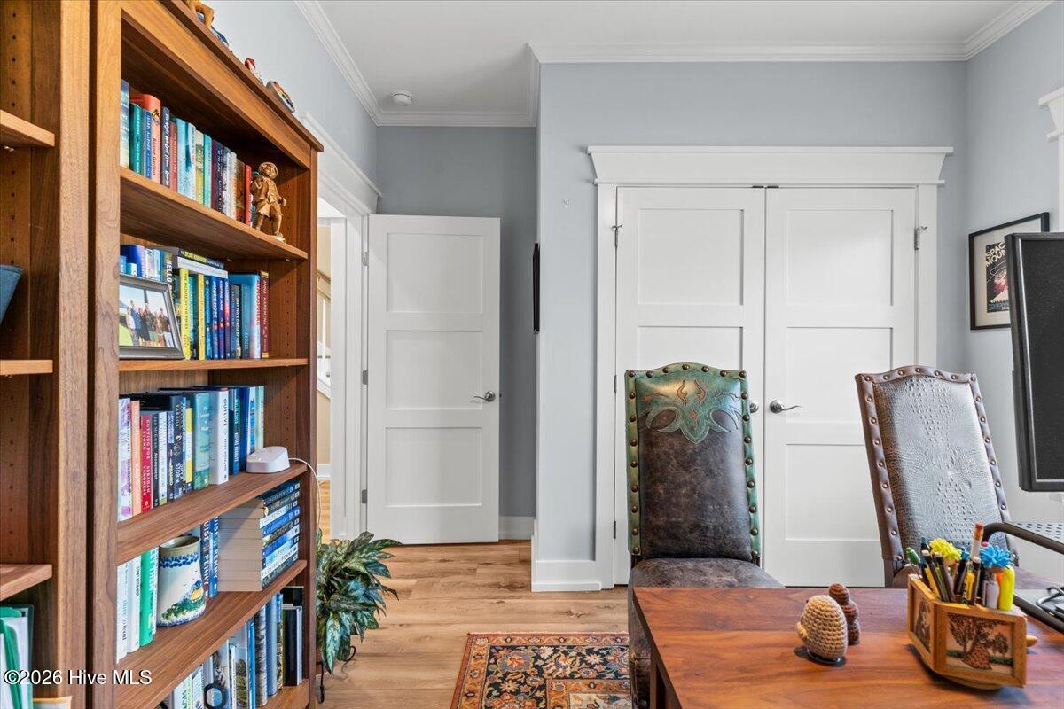 100547880 | Photo 32