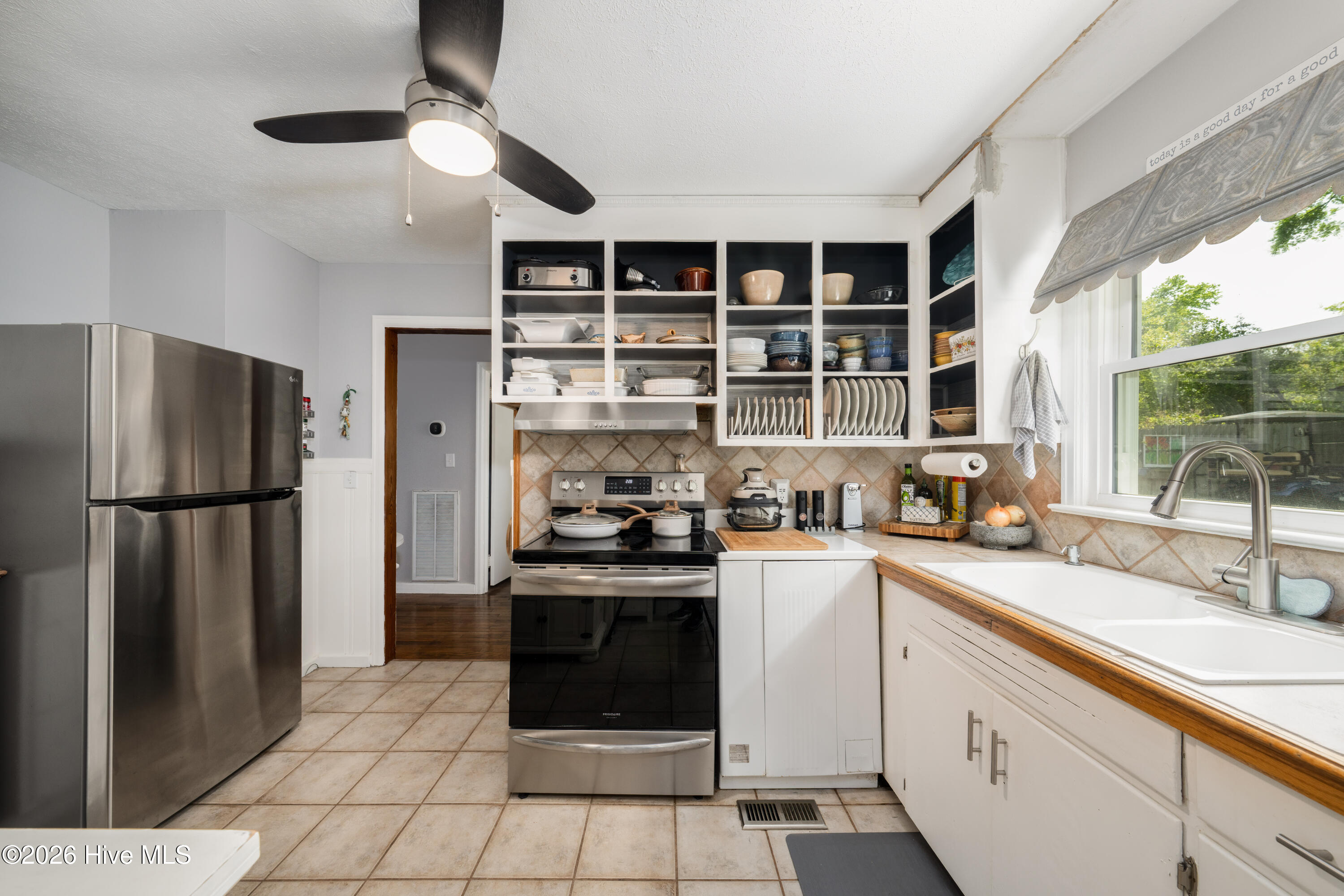 100565706 | Photo 28