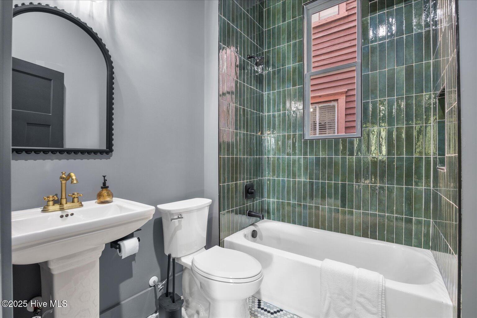 100537963 | Photo 20