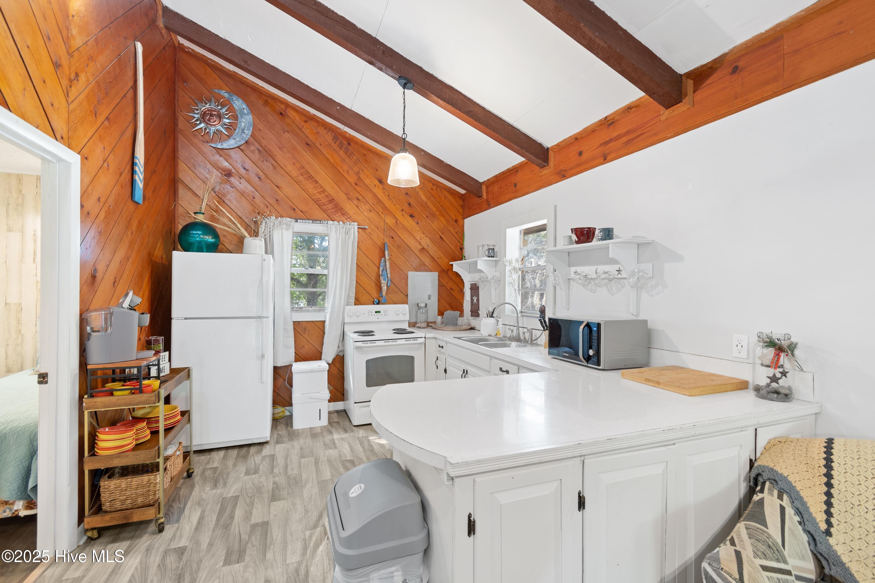 100534422 | Photo 10