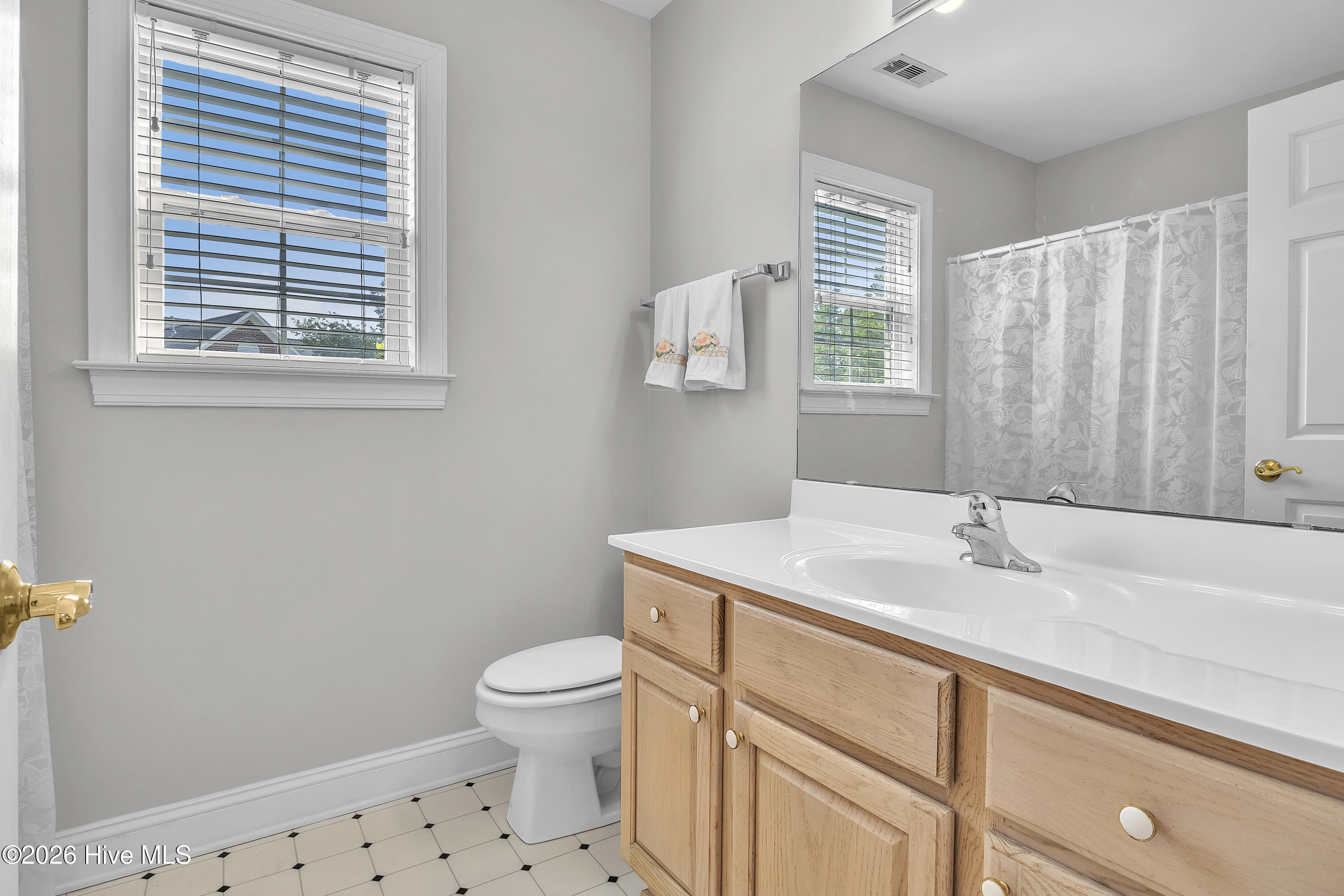 100567649 | Photo 31