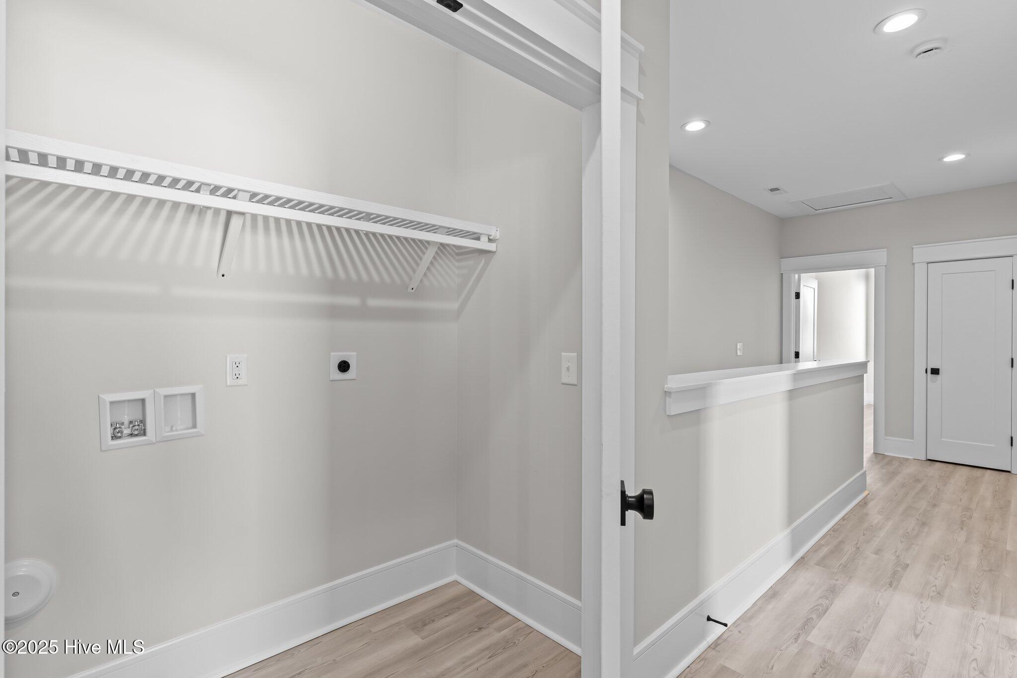 100560539 | Photo 37