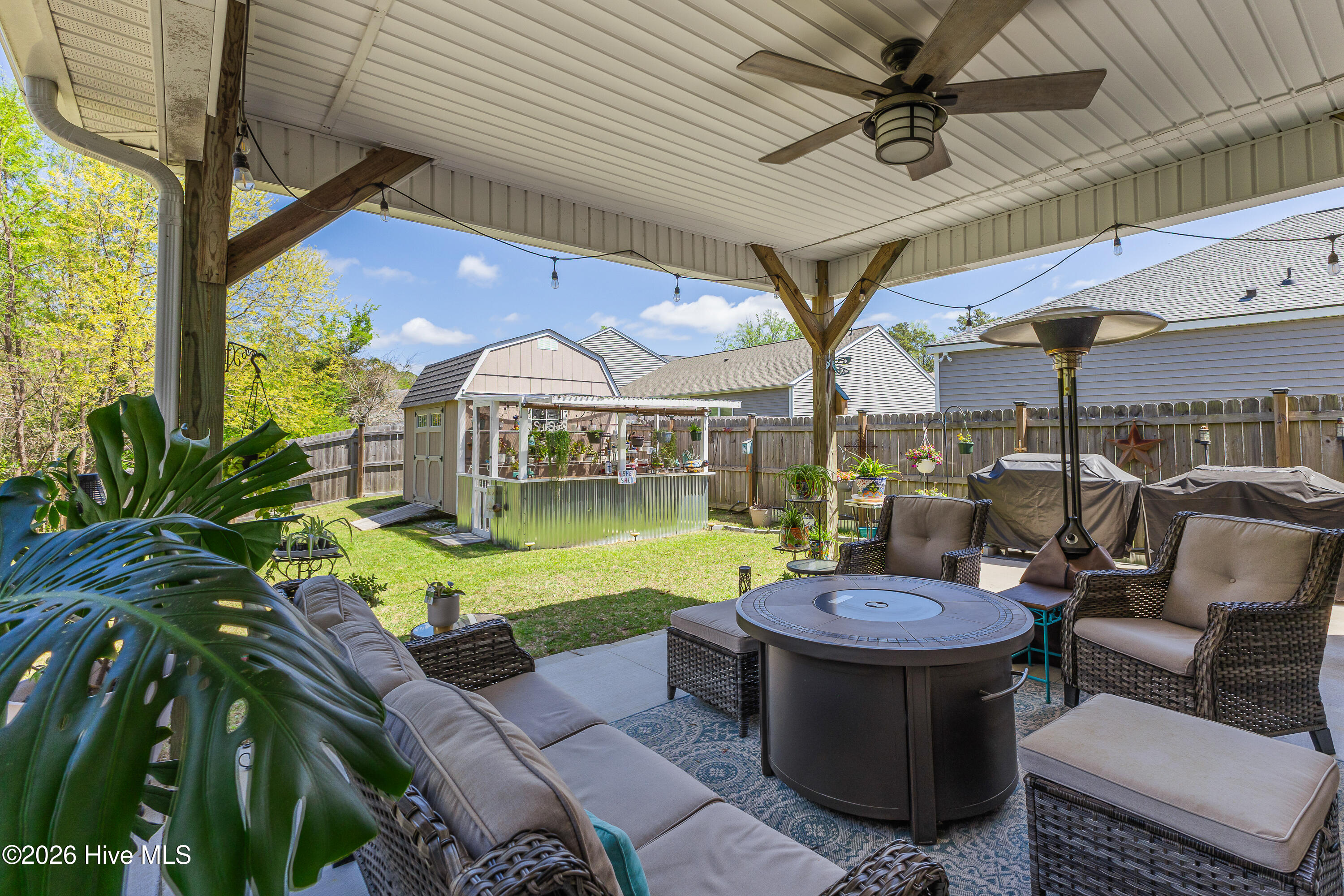 100565861 | Photo 58