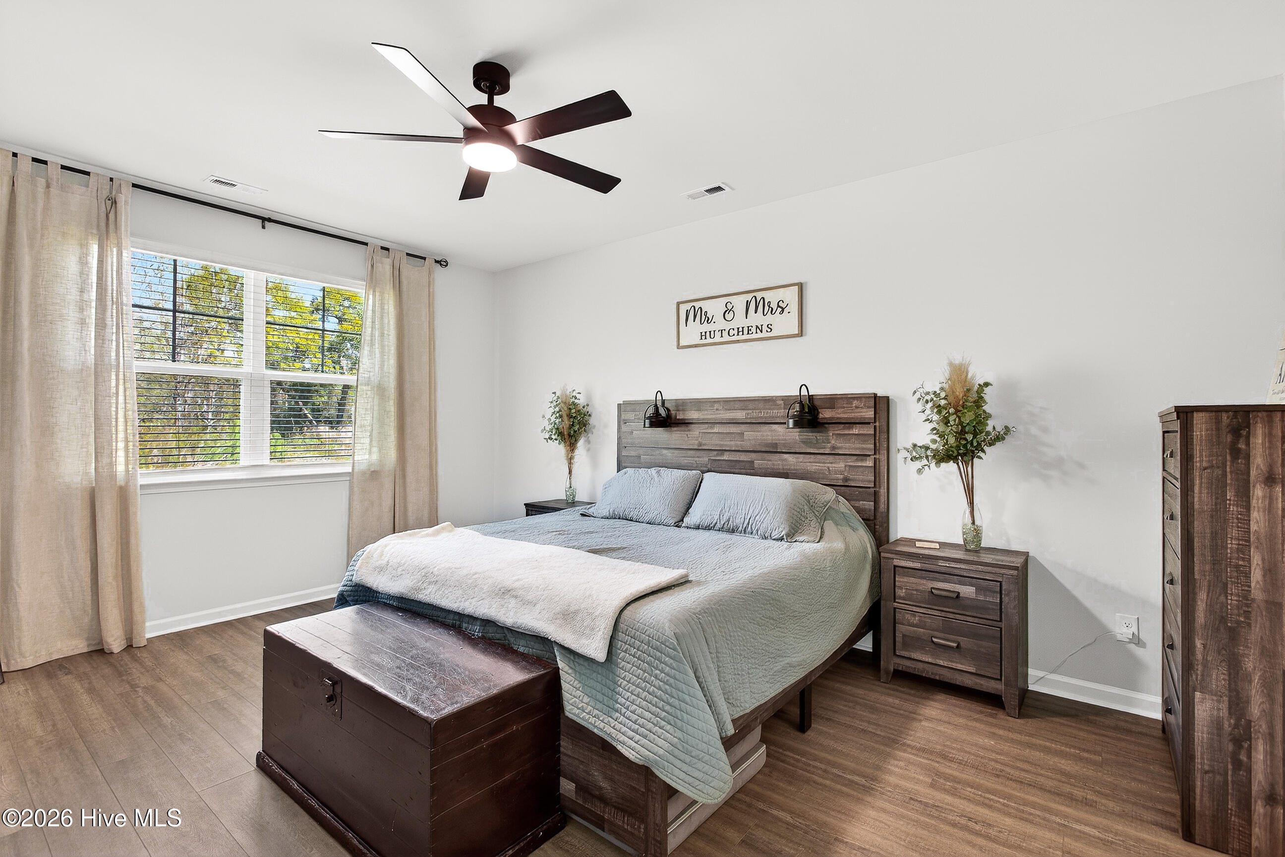 100565629 | Photo 12