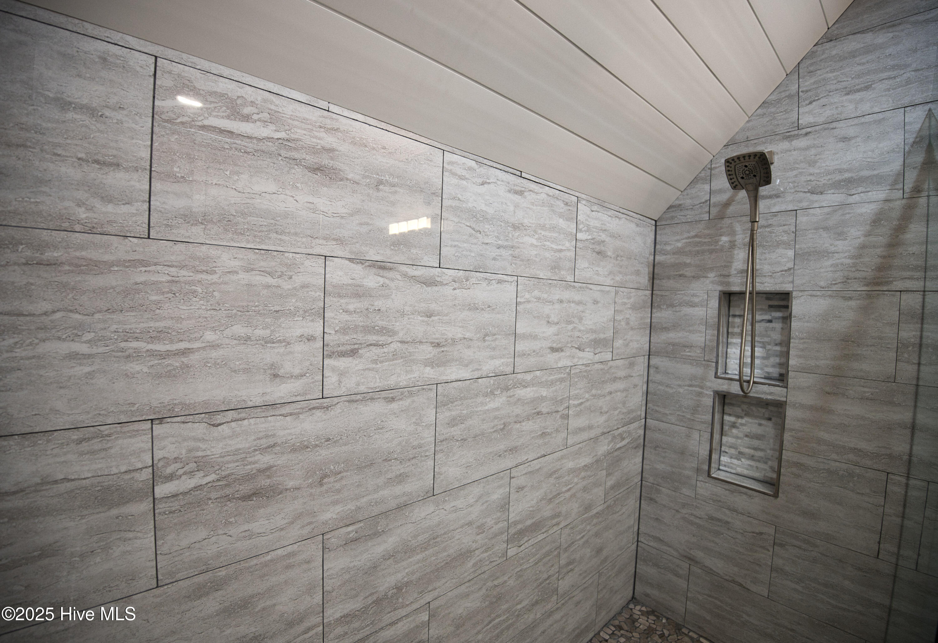 100546521 | Photo 73