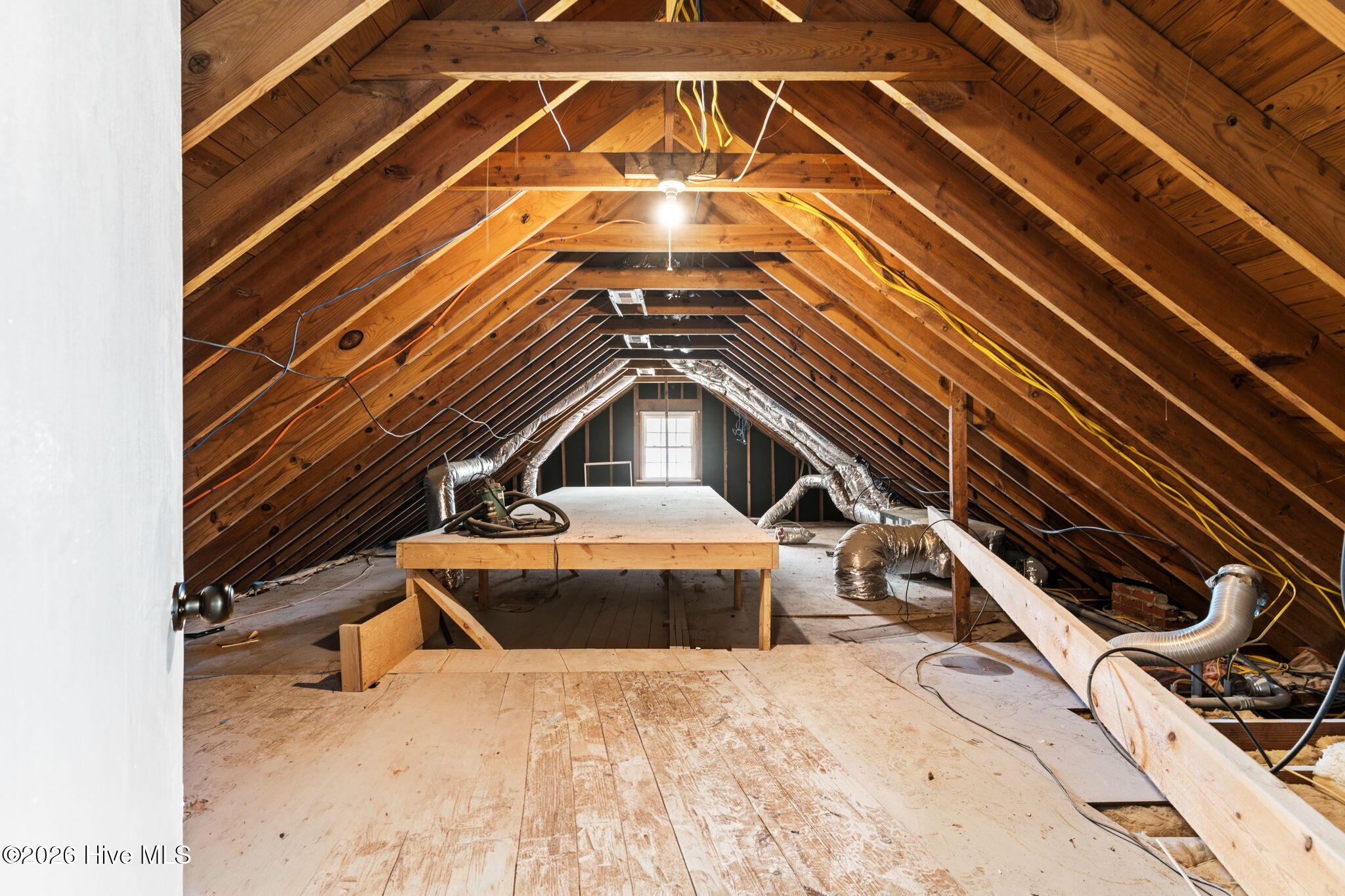 100548429 | Photo 47