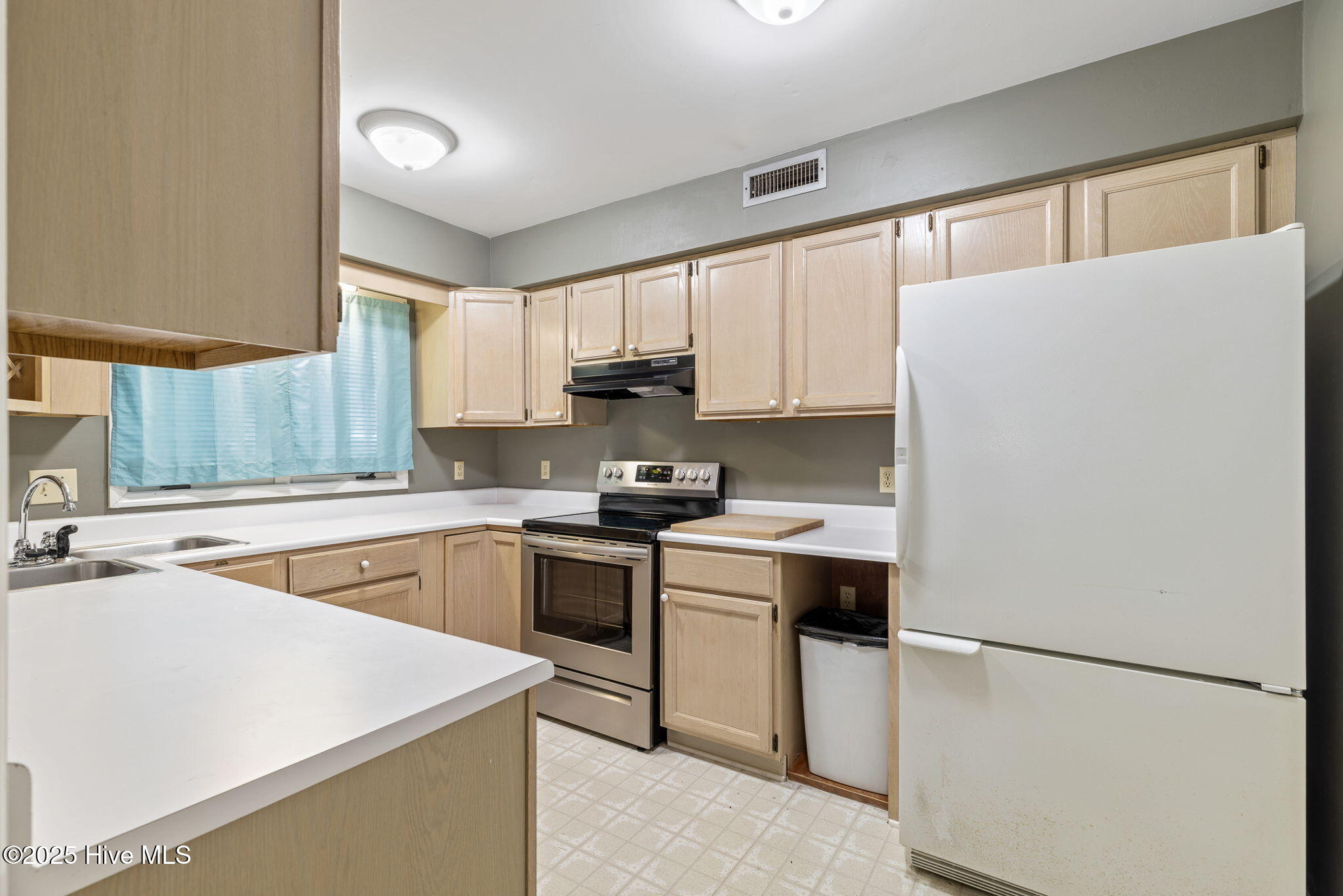 100535092 | Photo 16