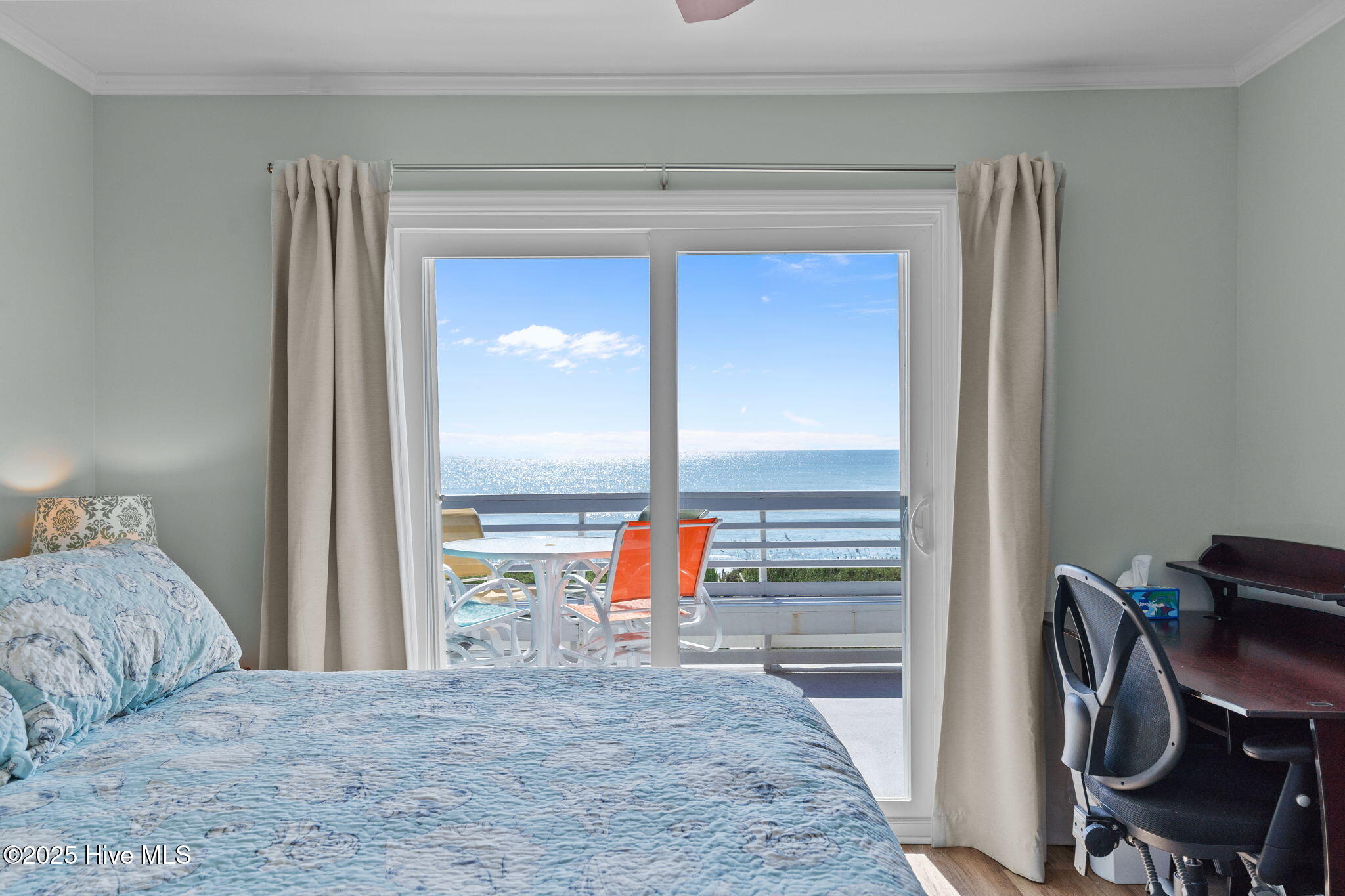 100530762 | Photo 15