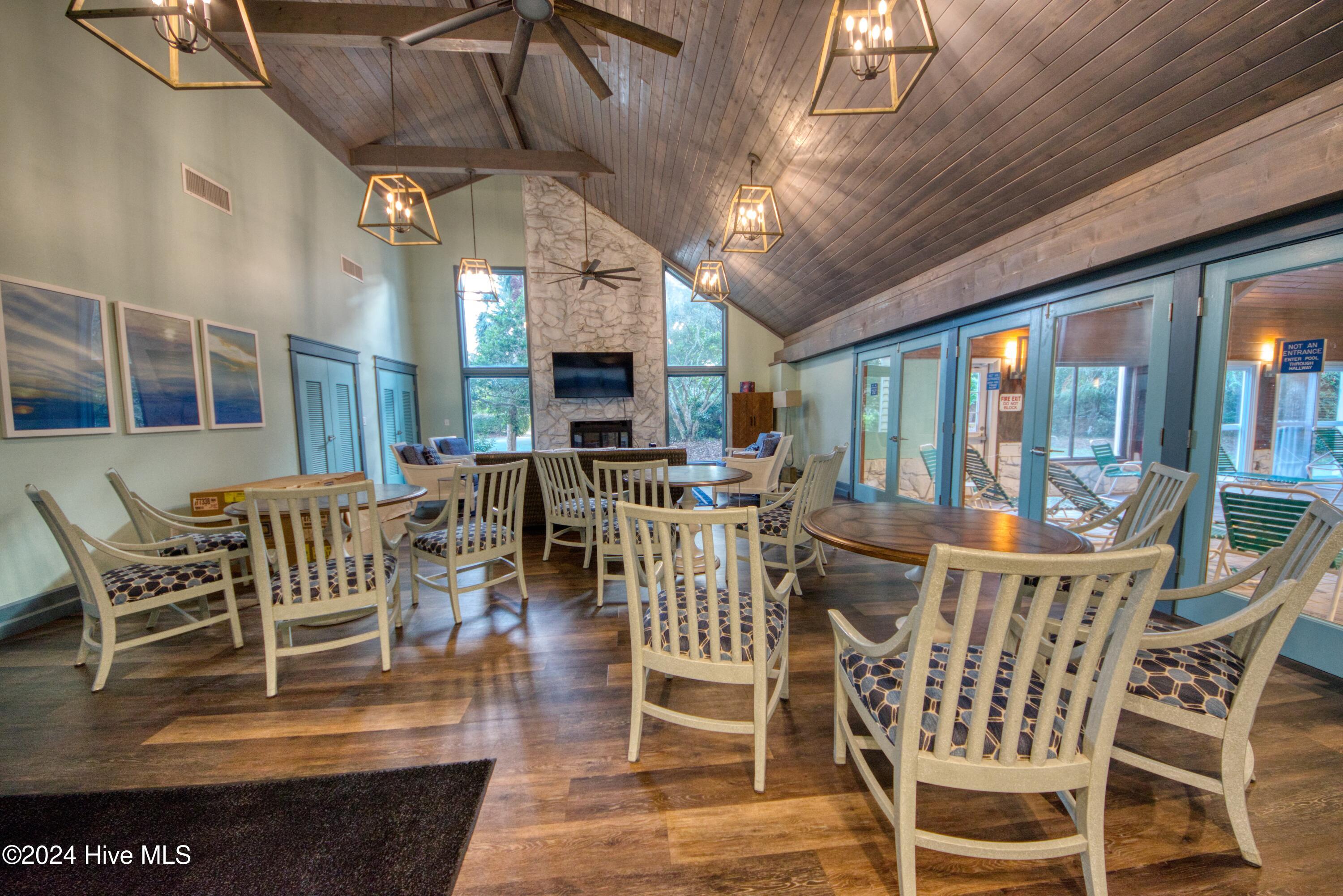 100557142 | Photo 29