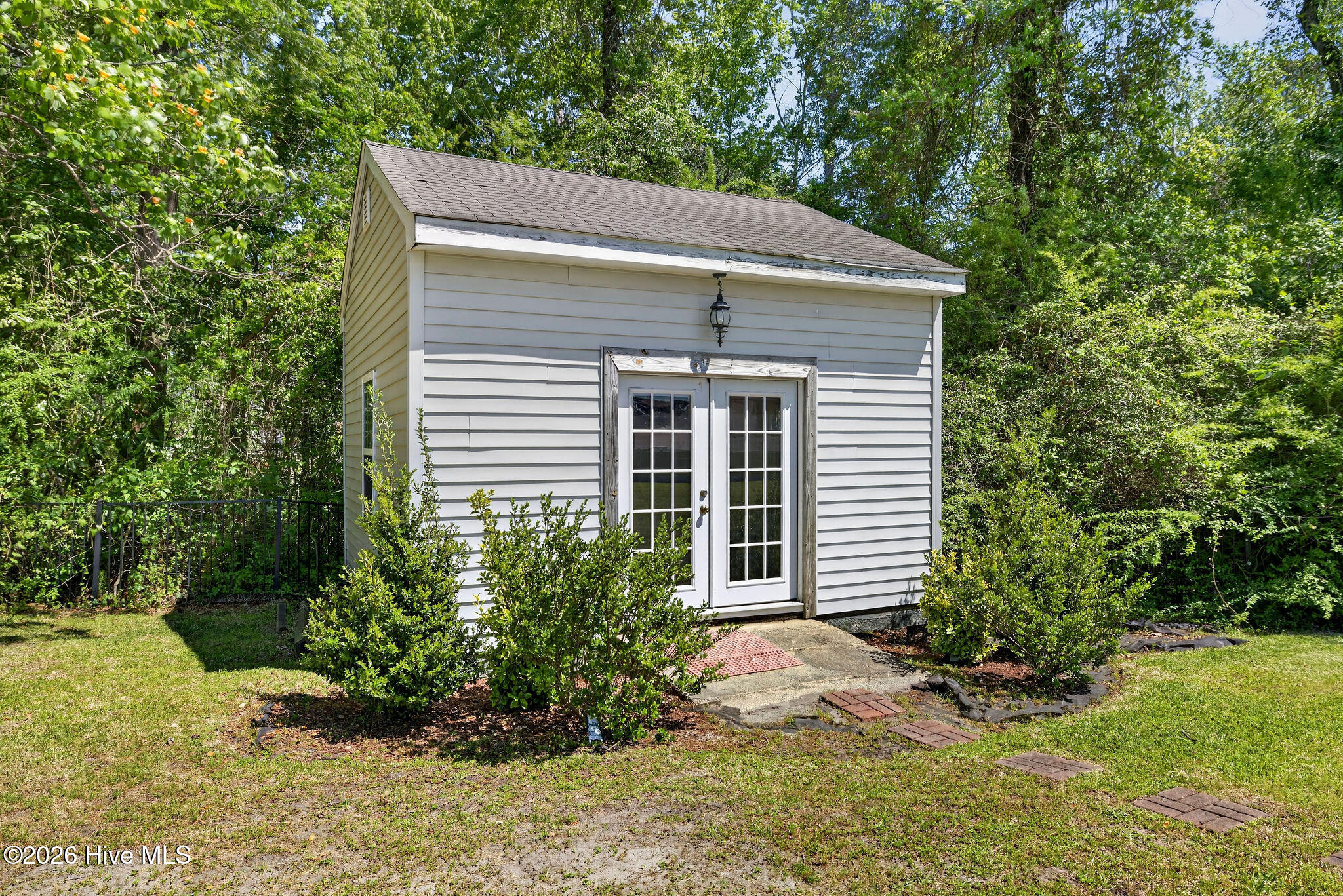 100567485 | Photo 50