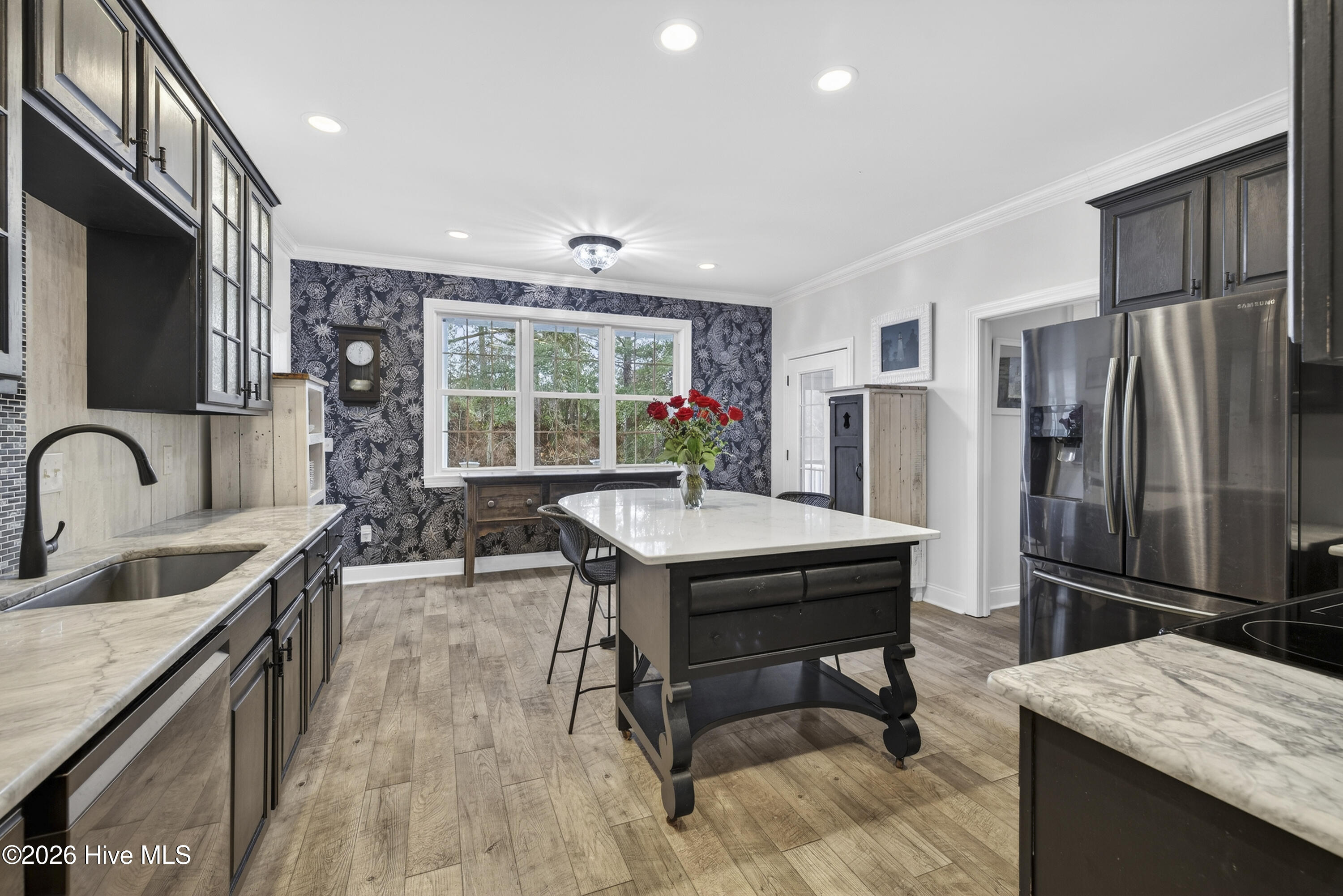 100557060 | Photo 15