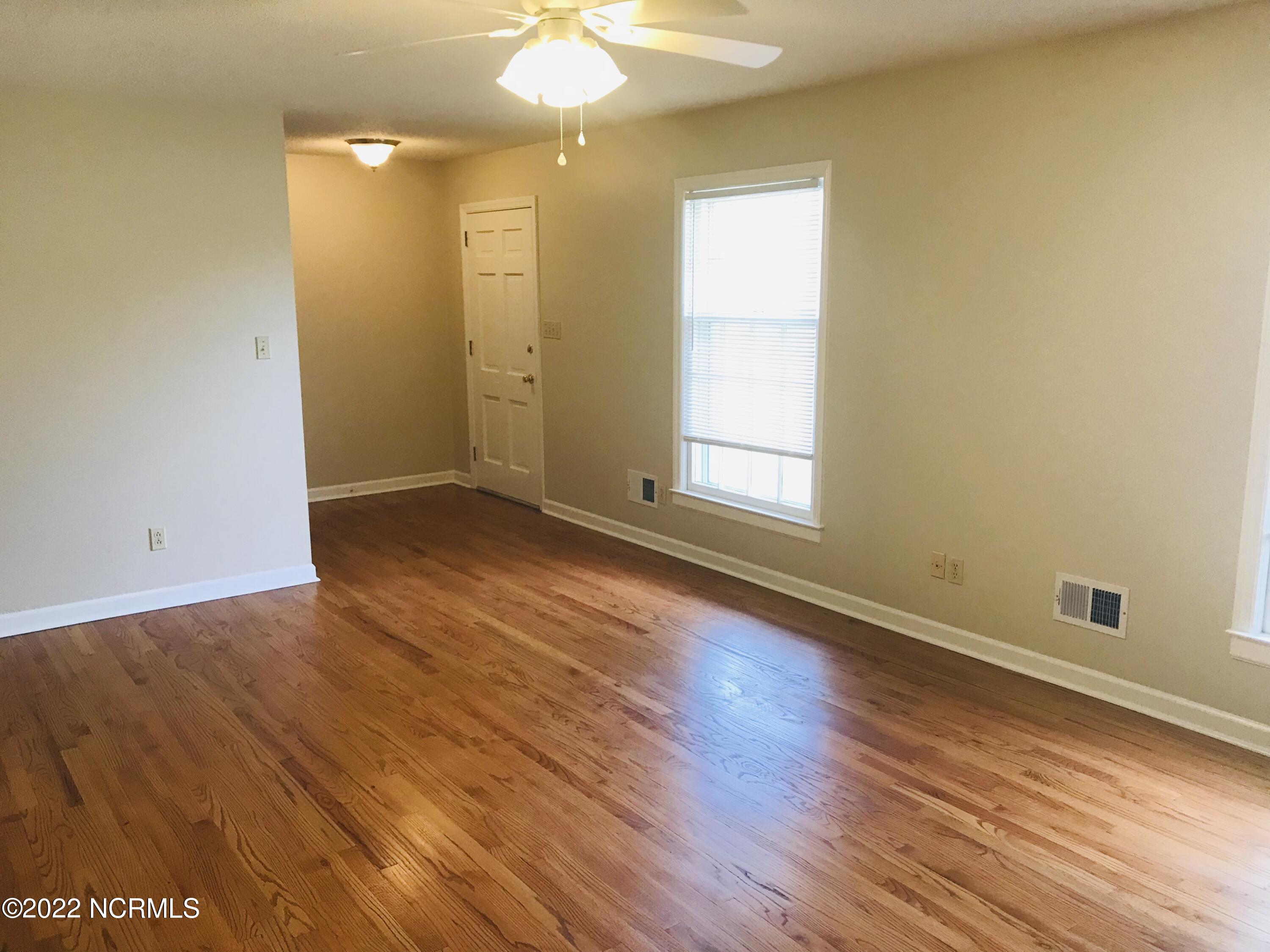 100537138 | Photo 12