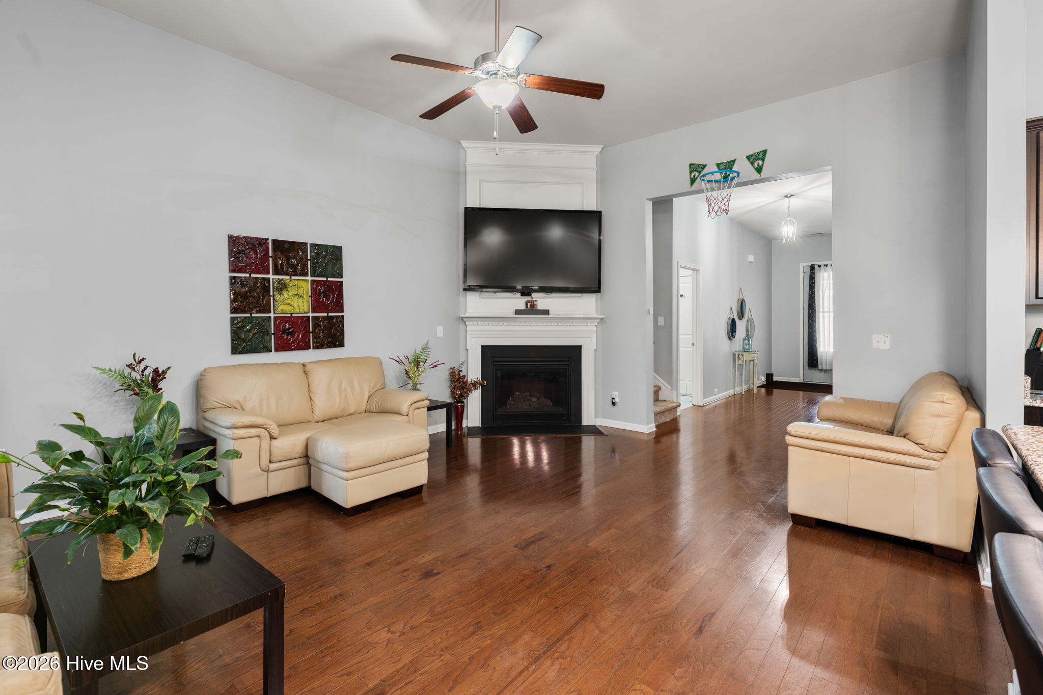 100557369 | Photo 24