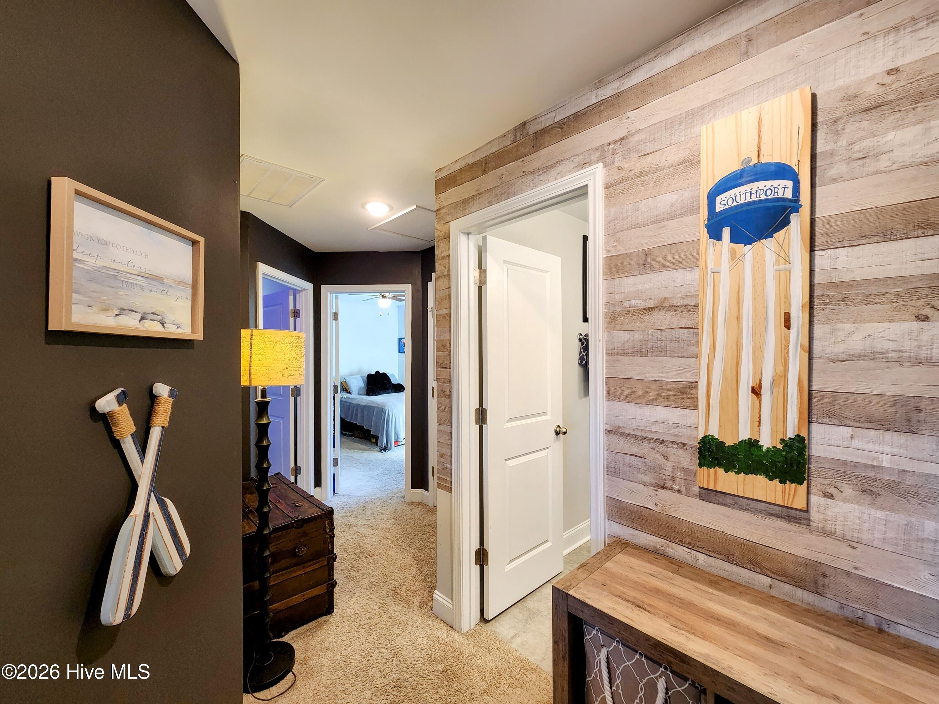 100549443 | Photo 36