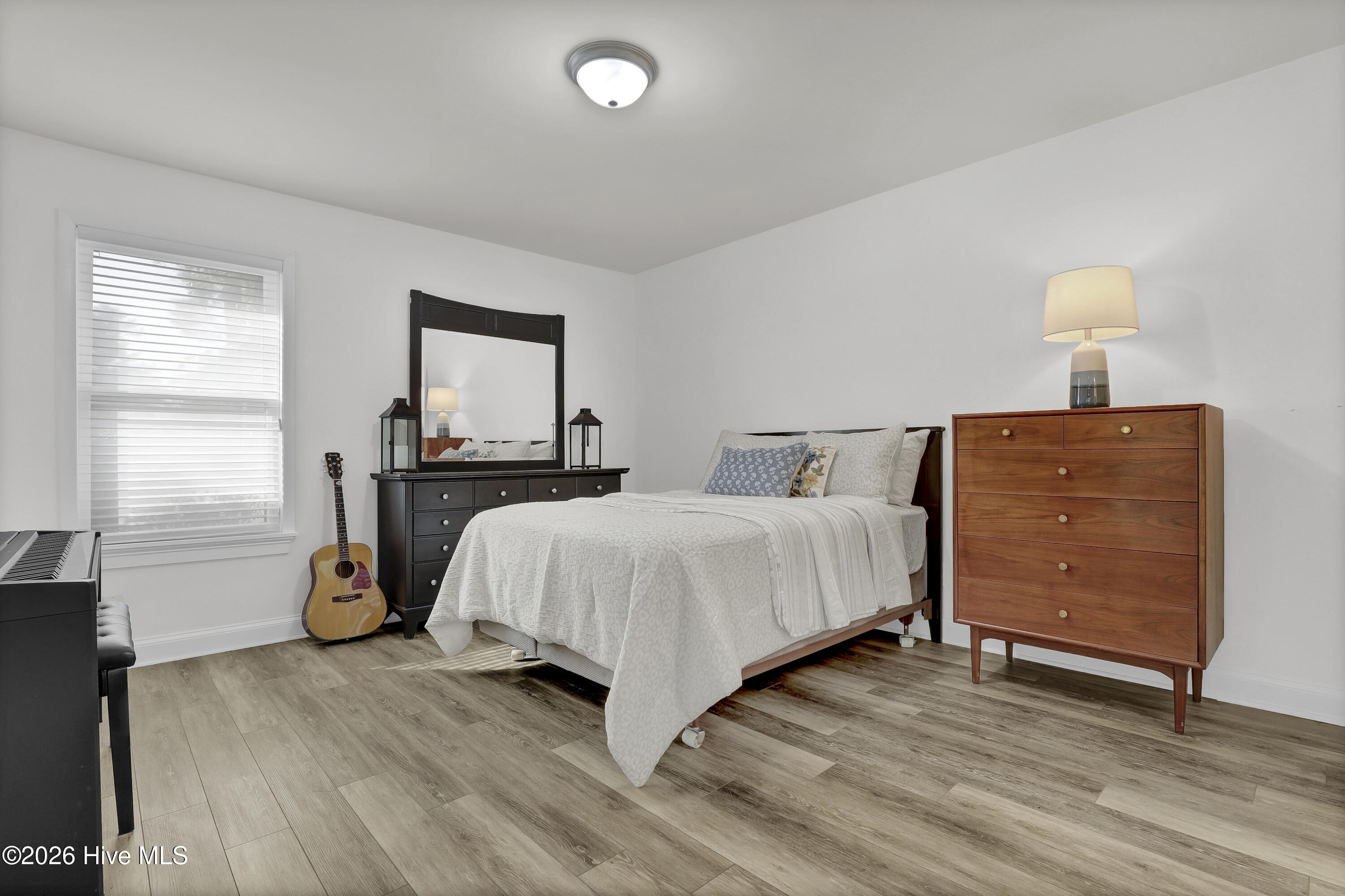 100549280 | Photo 21