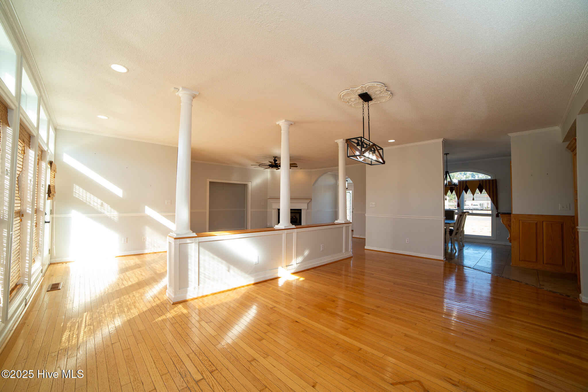 100546342 | Photo 54