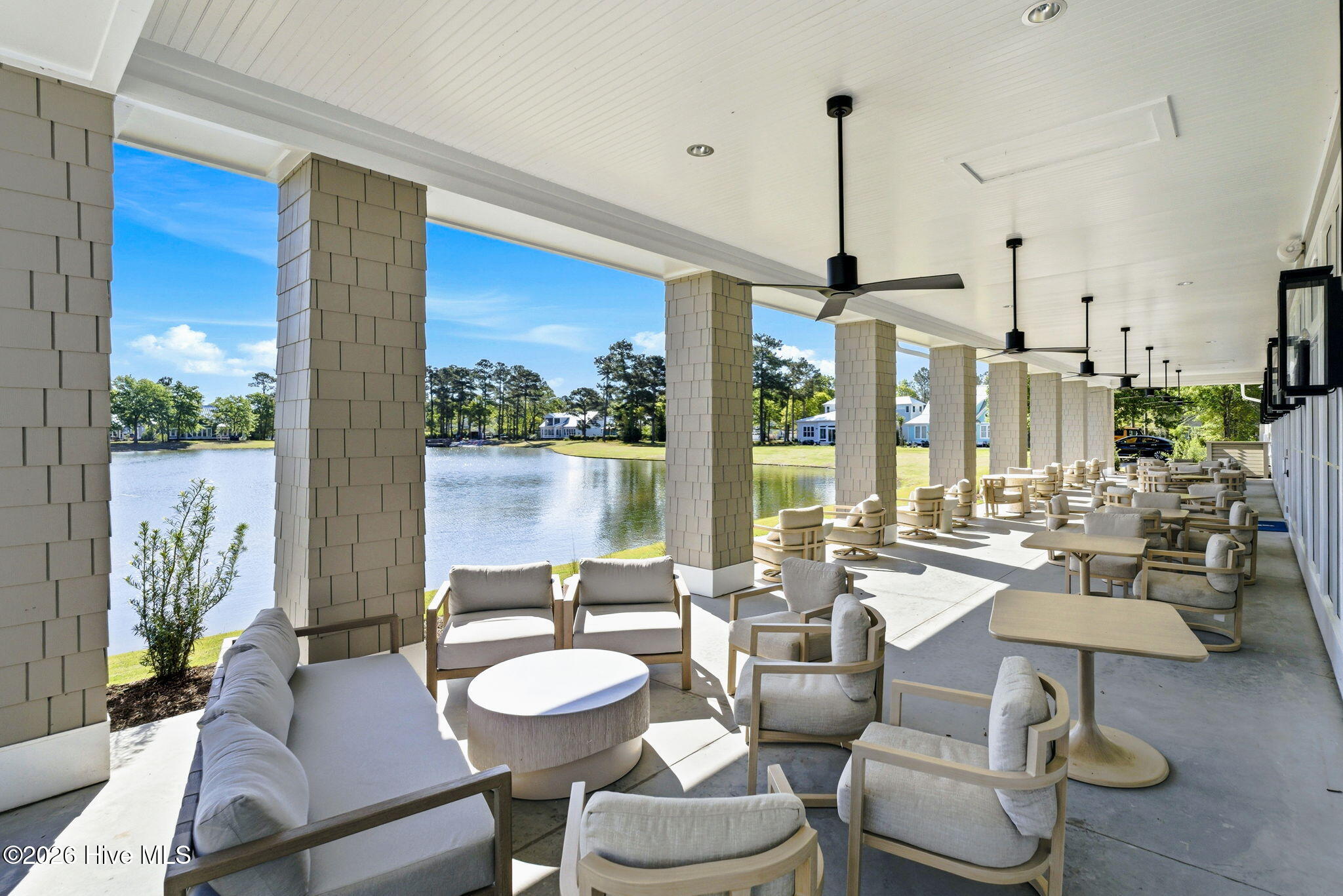 100566822 | Photo 79