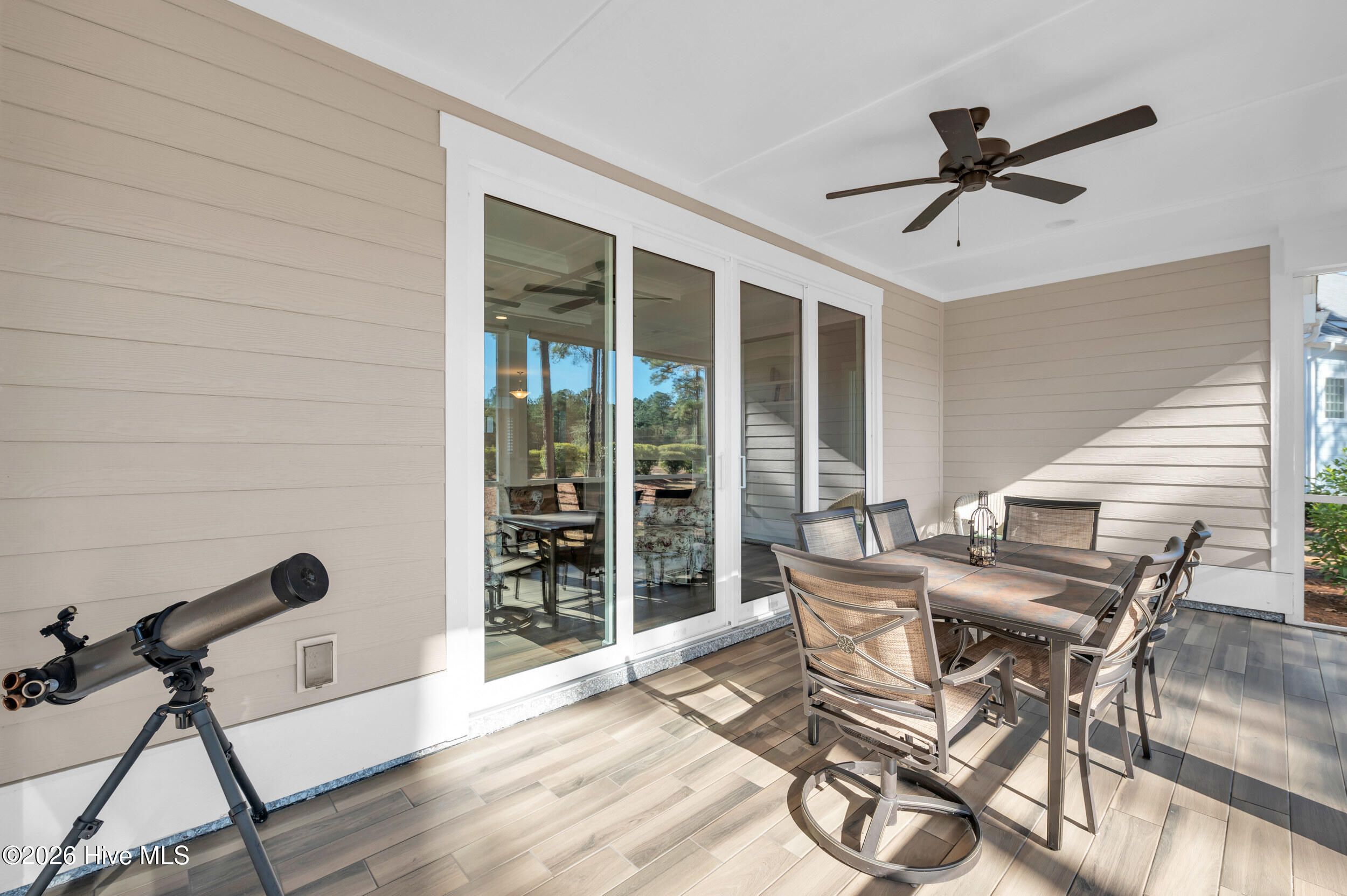 100545849 | Photo 30