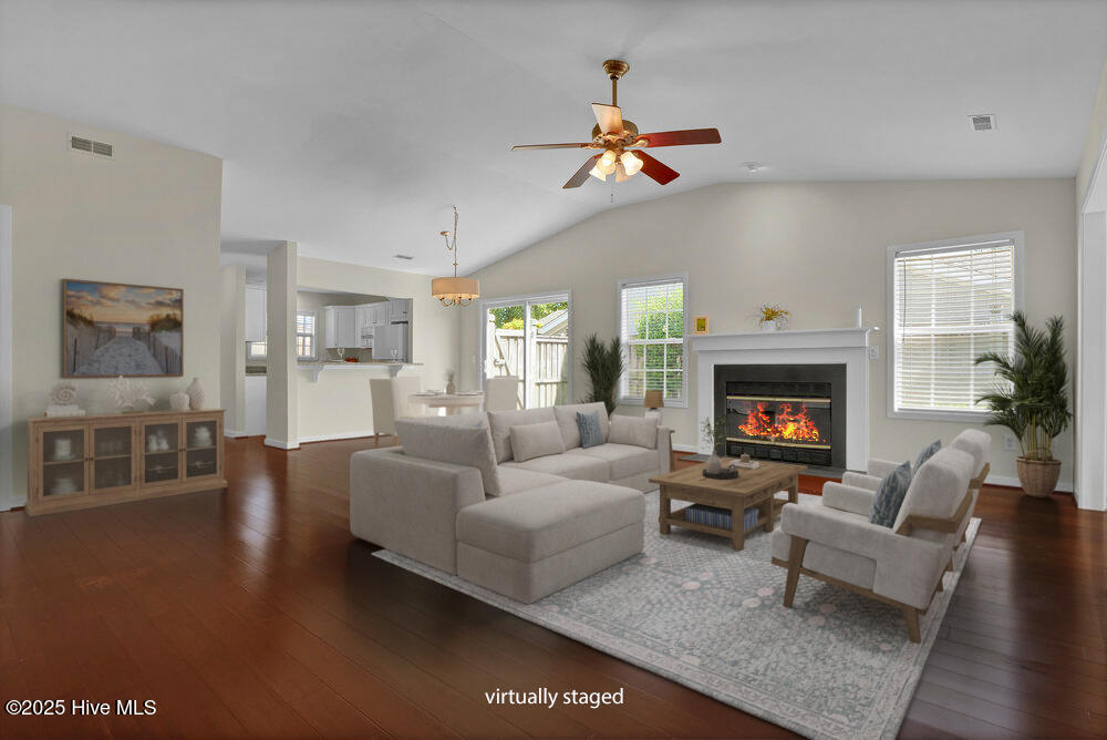 404 Venus Court, Wilmington, NC 28405 – photo 5: 404 Venus great room #2