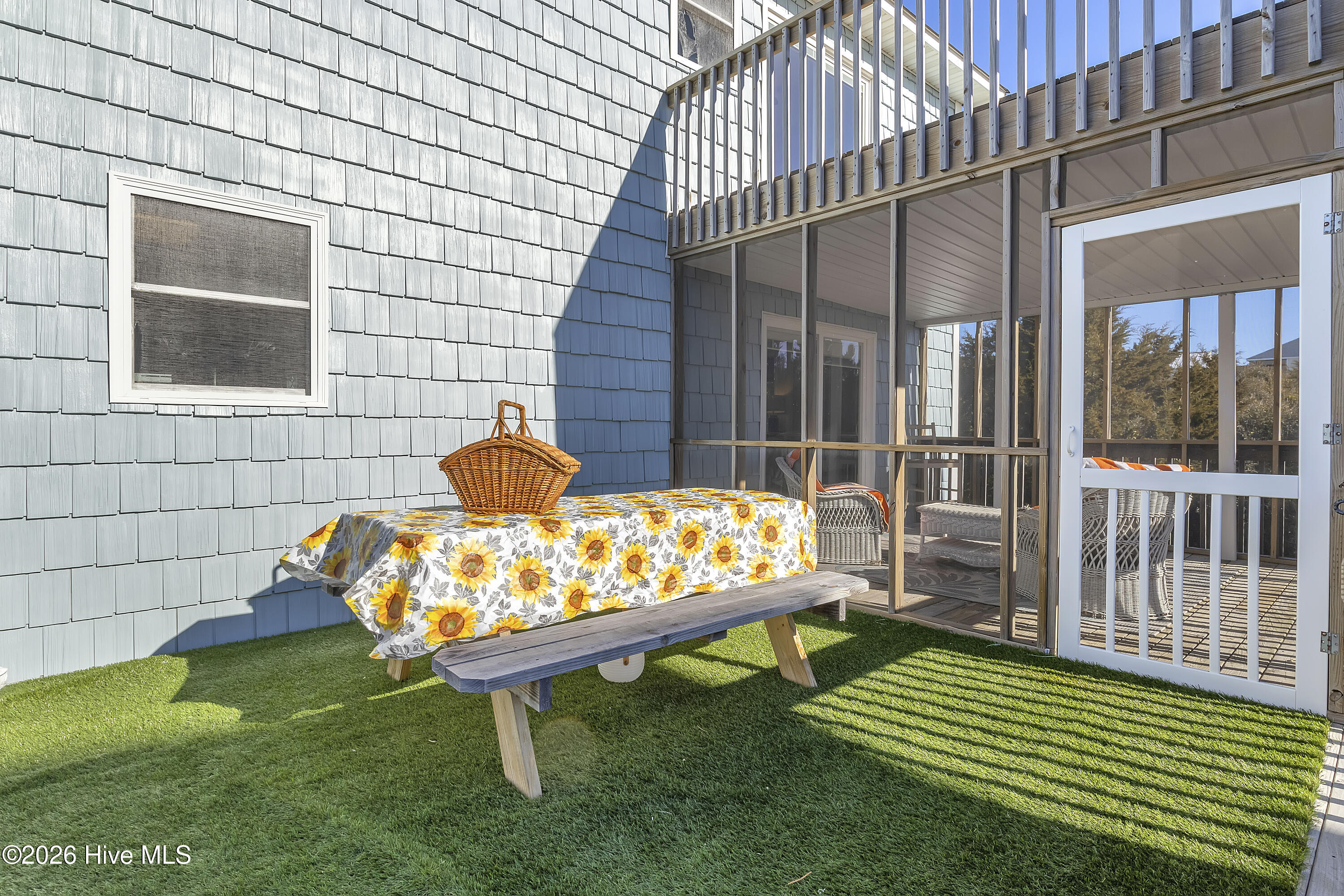 100545585 | Photo 42