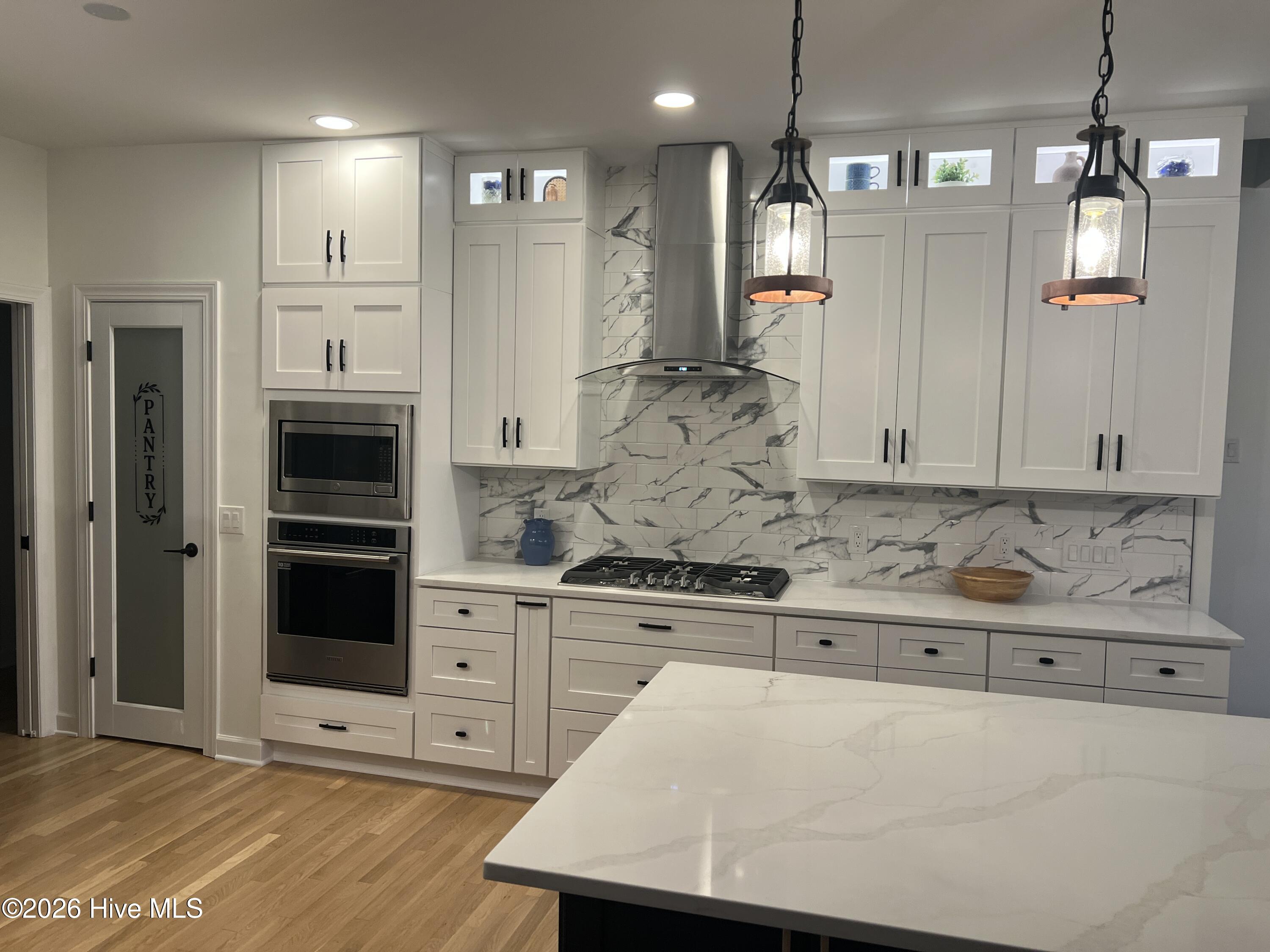 100555954 | Photo 24