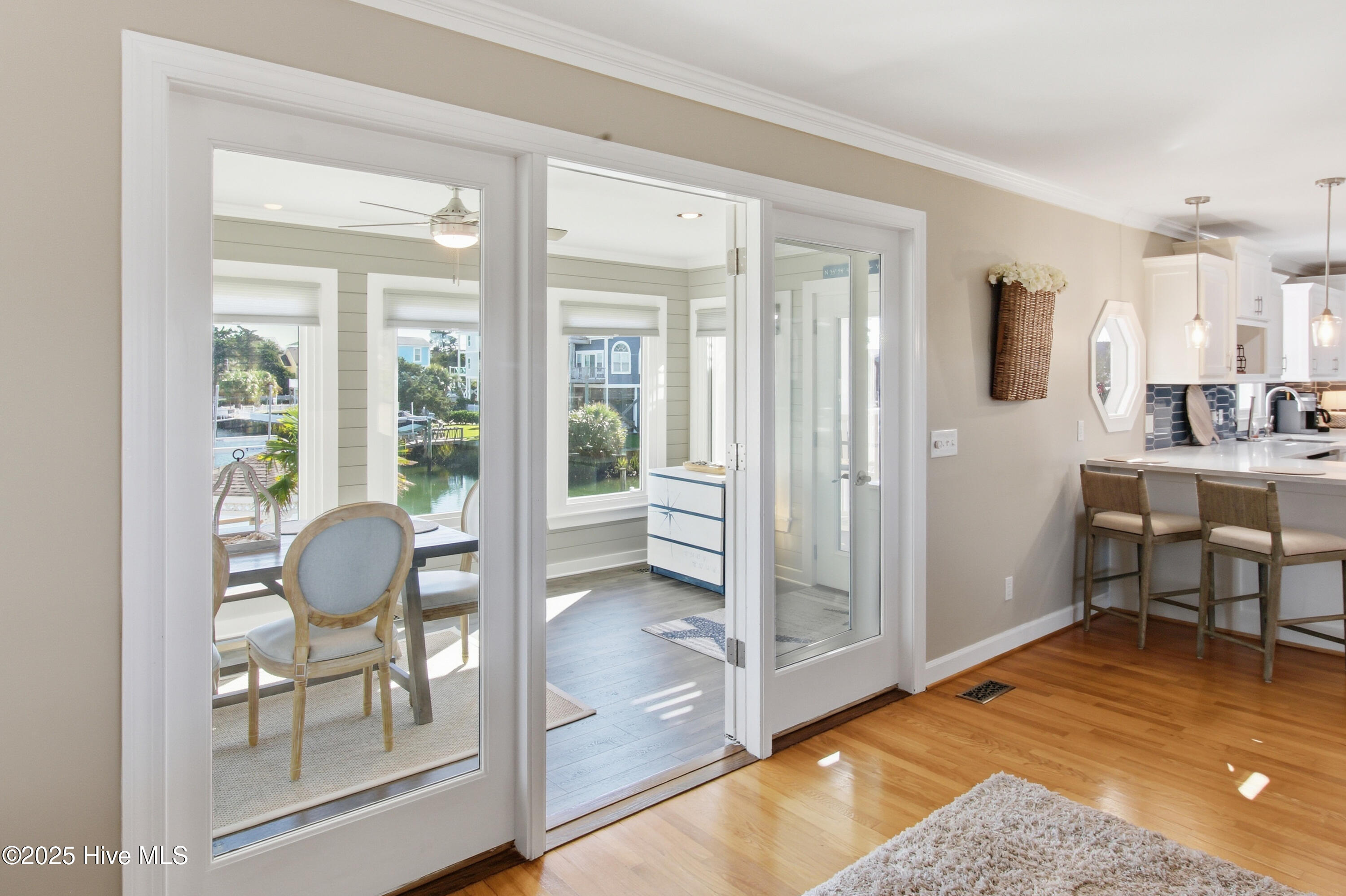 100539017 | Photo 19