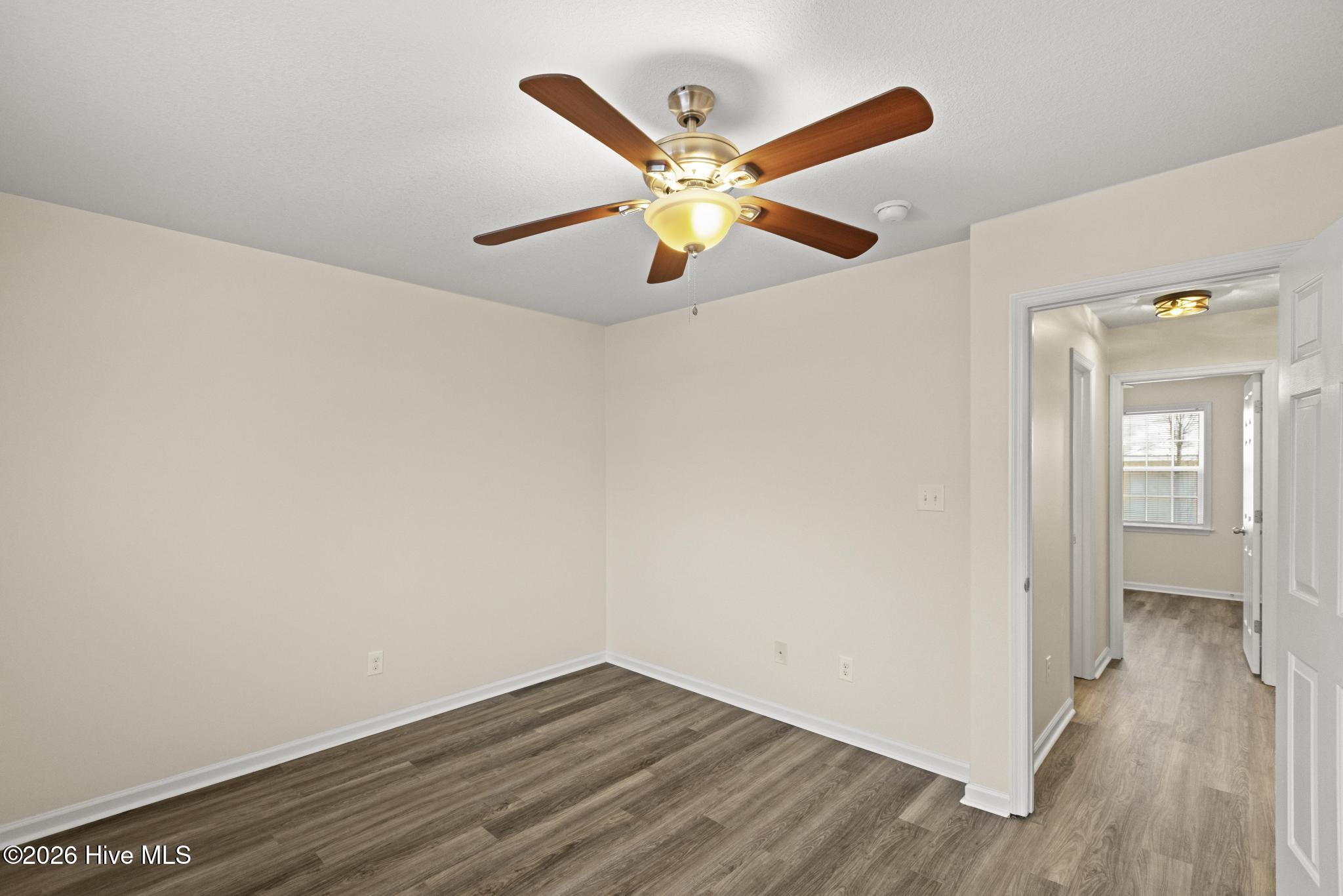 100552450 | Photo 16