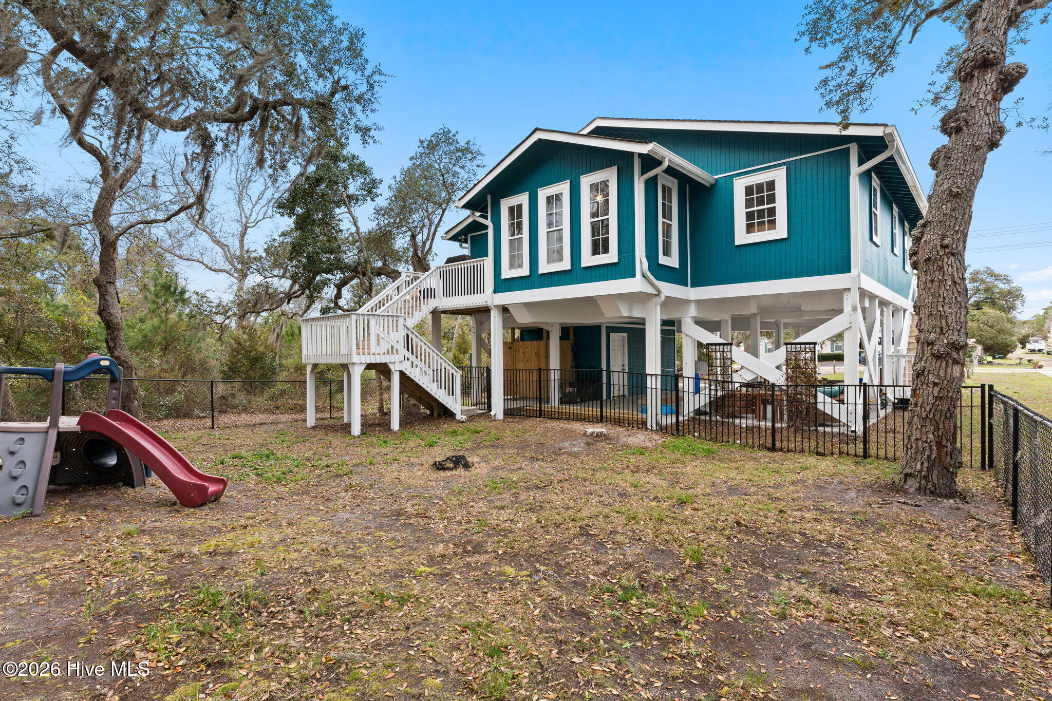 100560277 | Photo 30