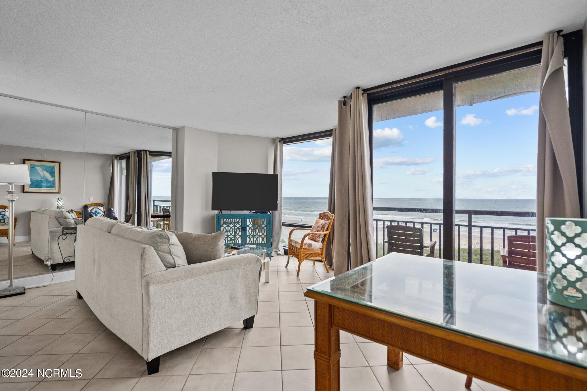 100531312 | Photo 14