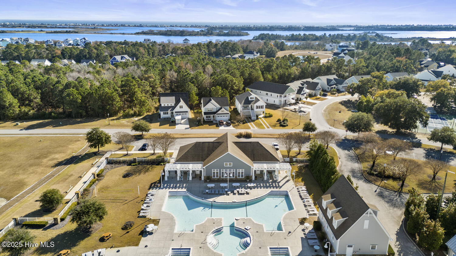 100545197 | Photo 84