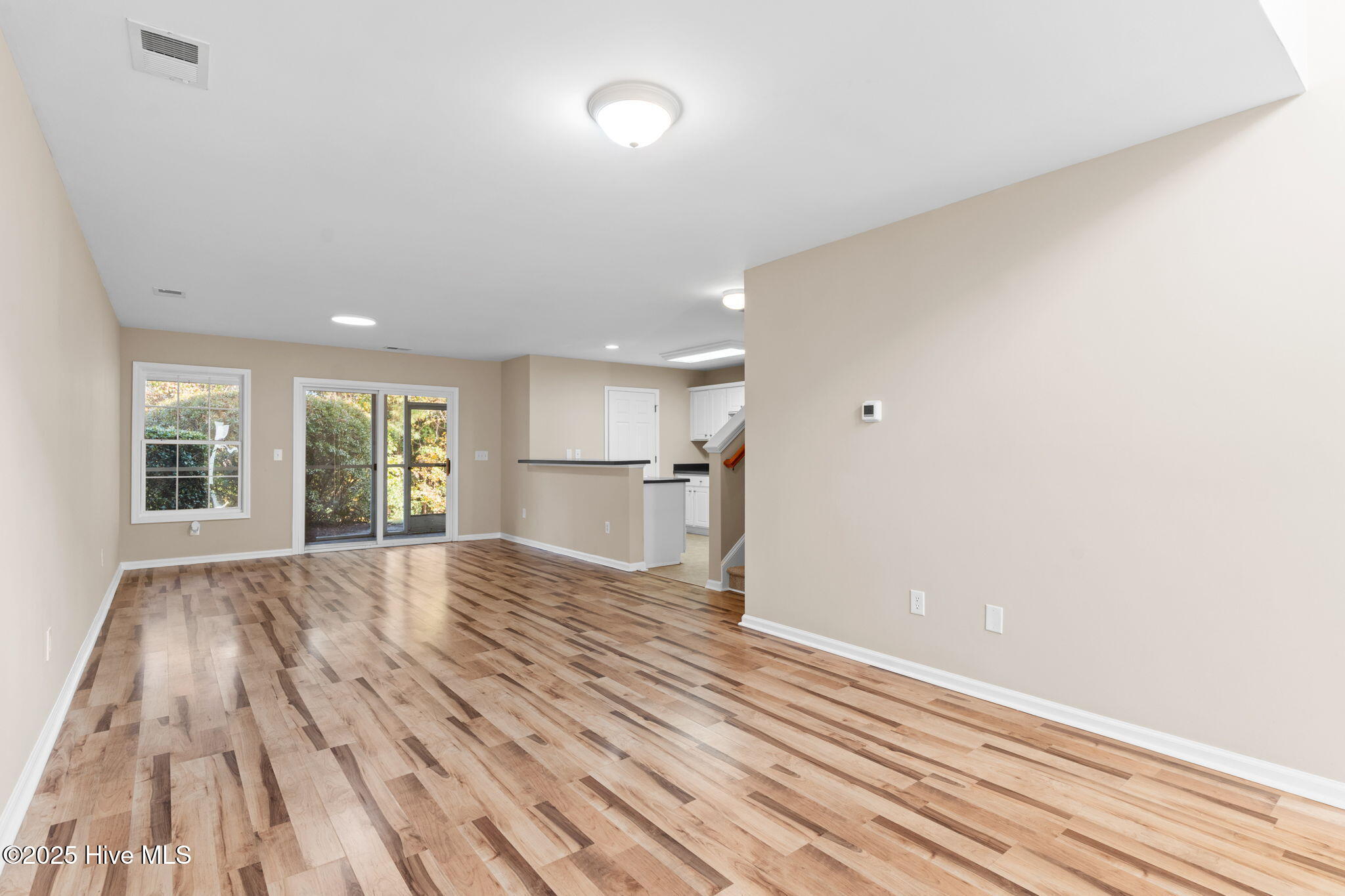 100542570 | Photo 13