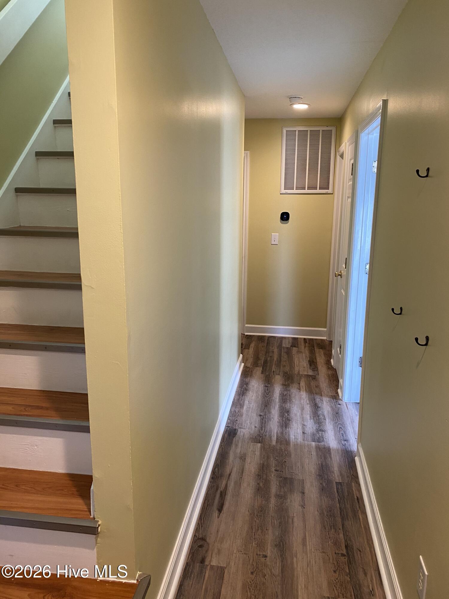 100563924 | Photo 17