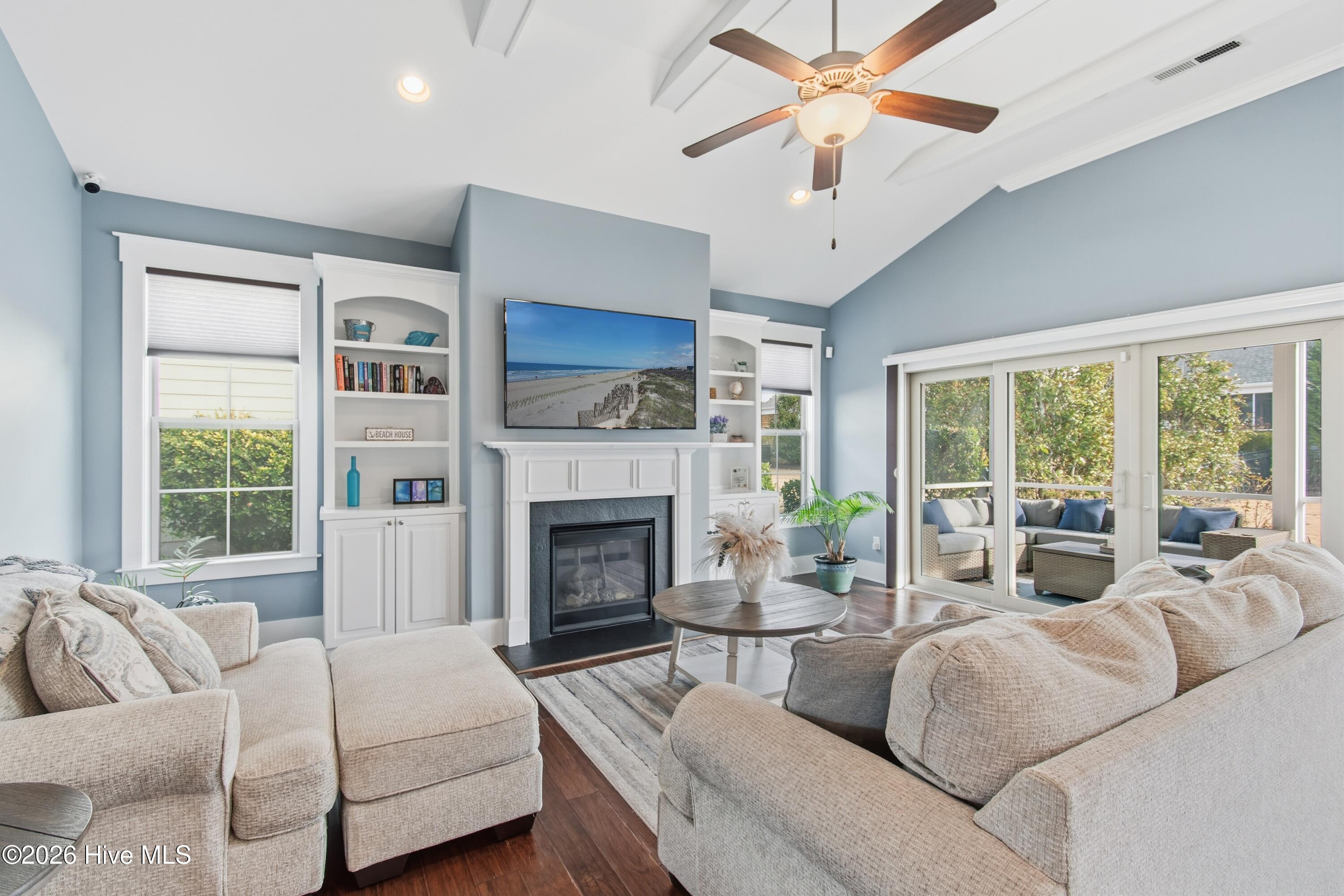 100547463 | Photo 16