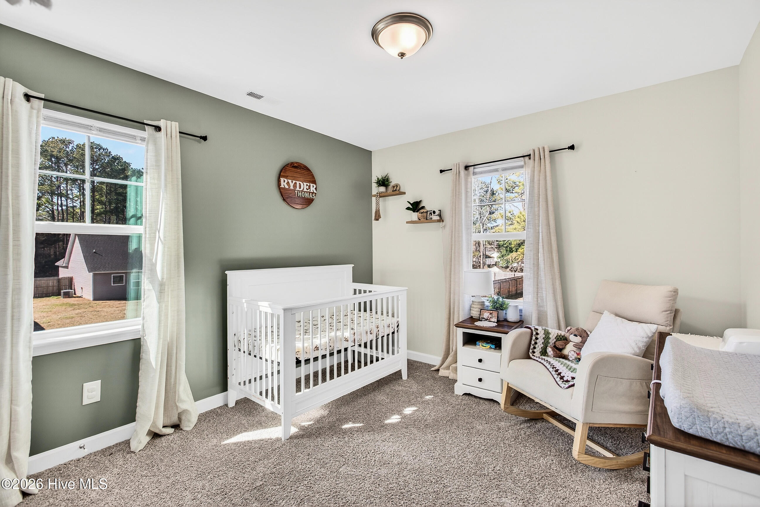 100558080 | Photo 32