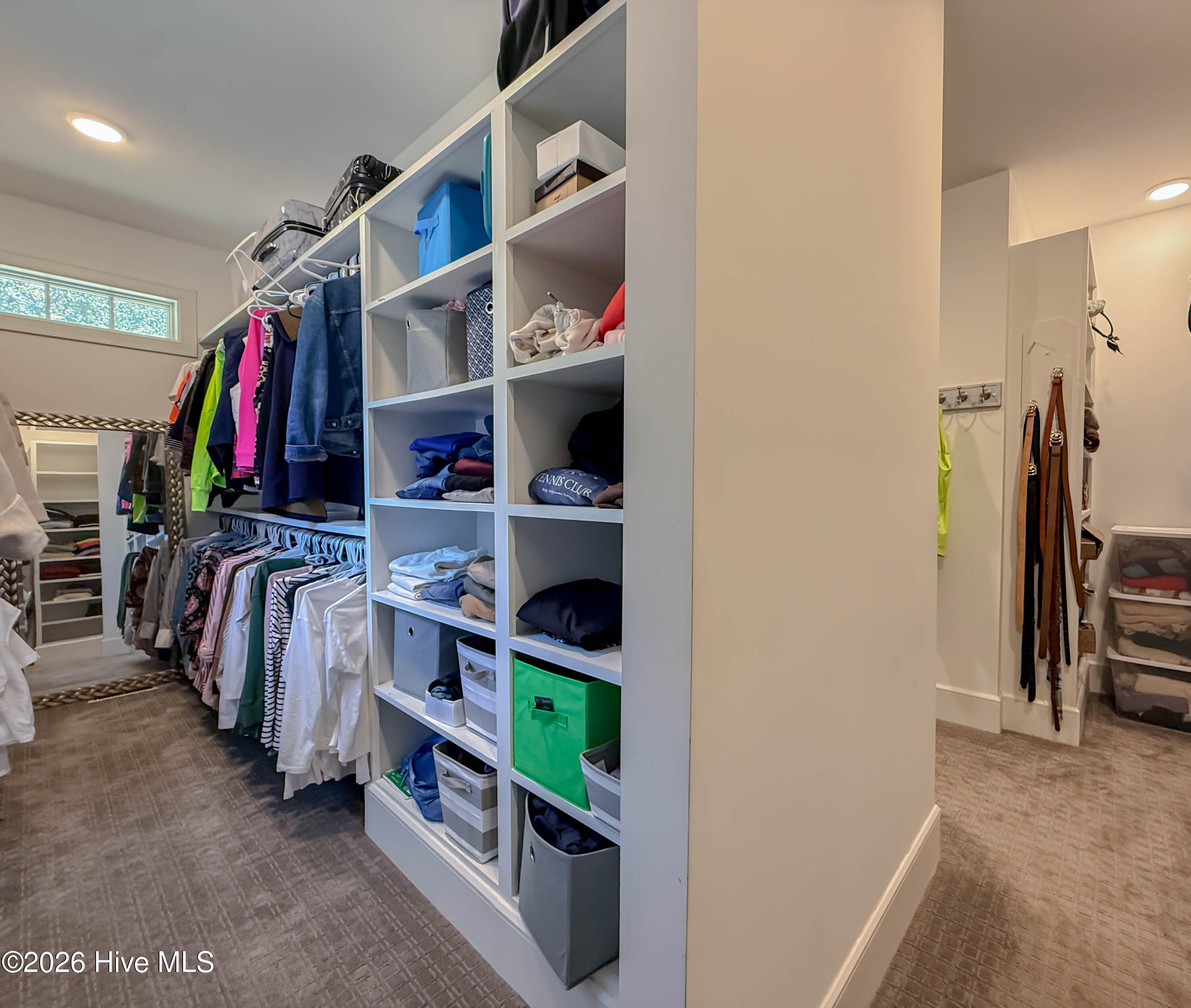 100559025 | Photo 40