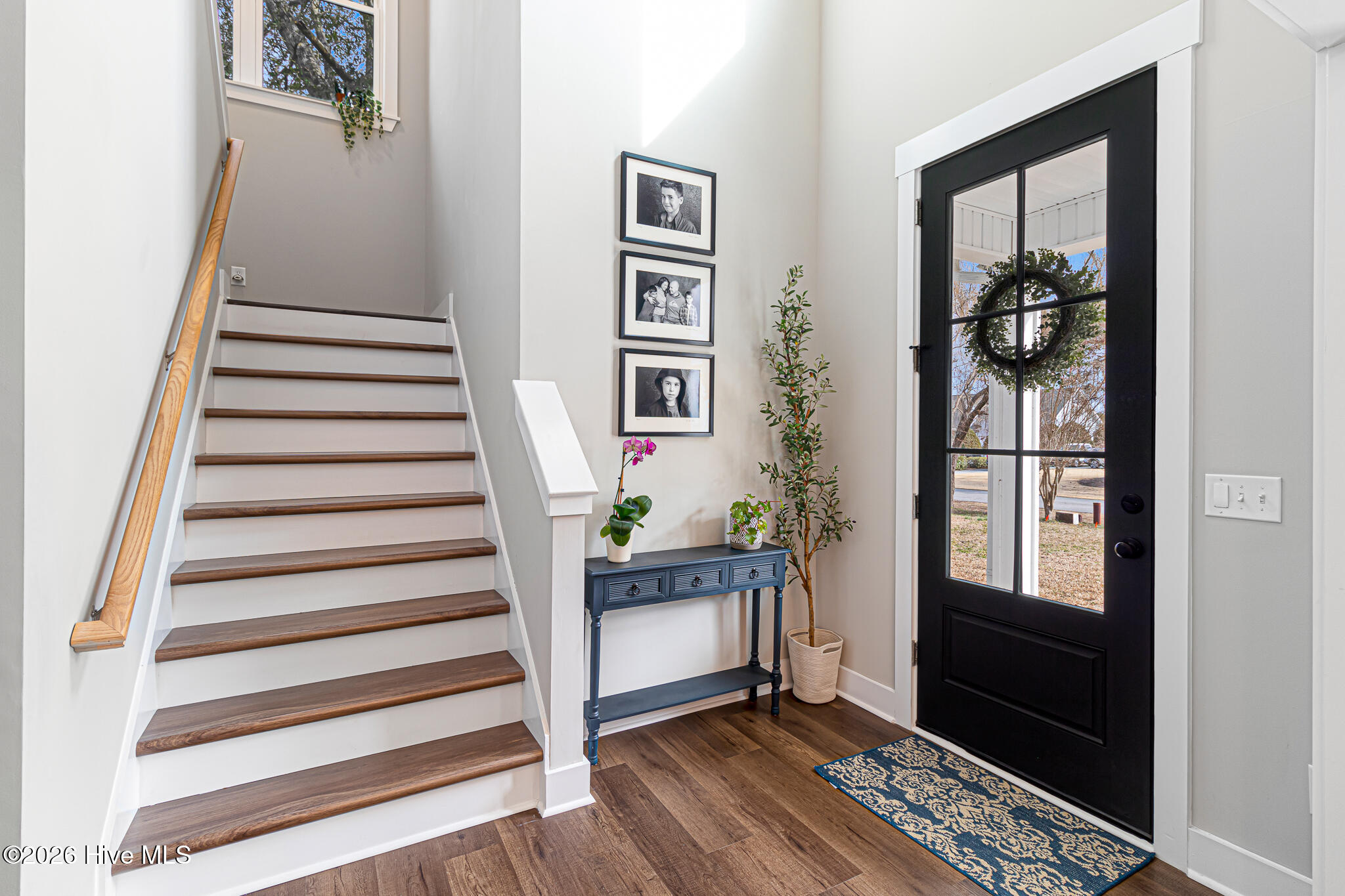 100556315 | Photo 11