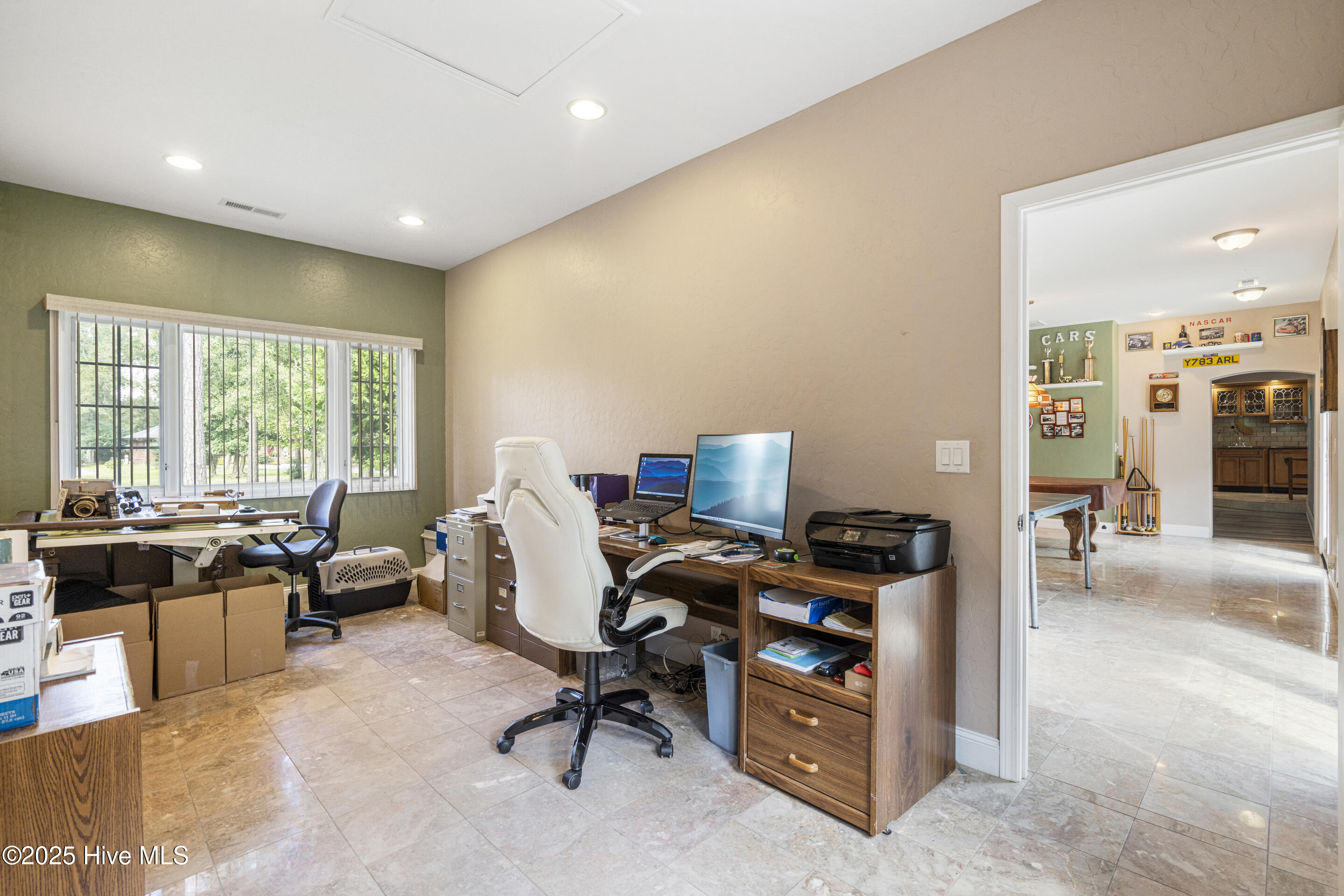 100569480 | Photo 58