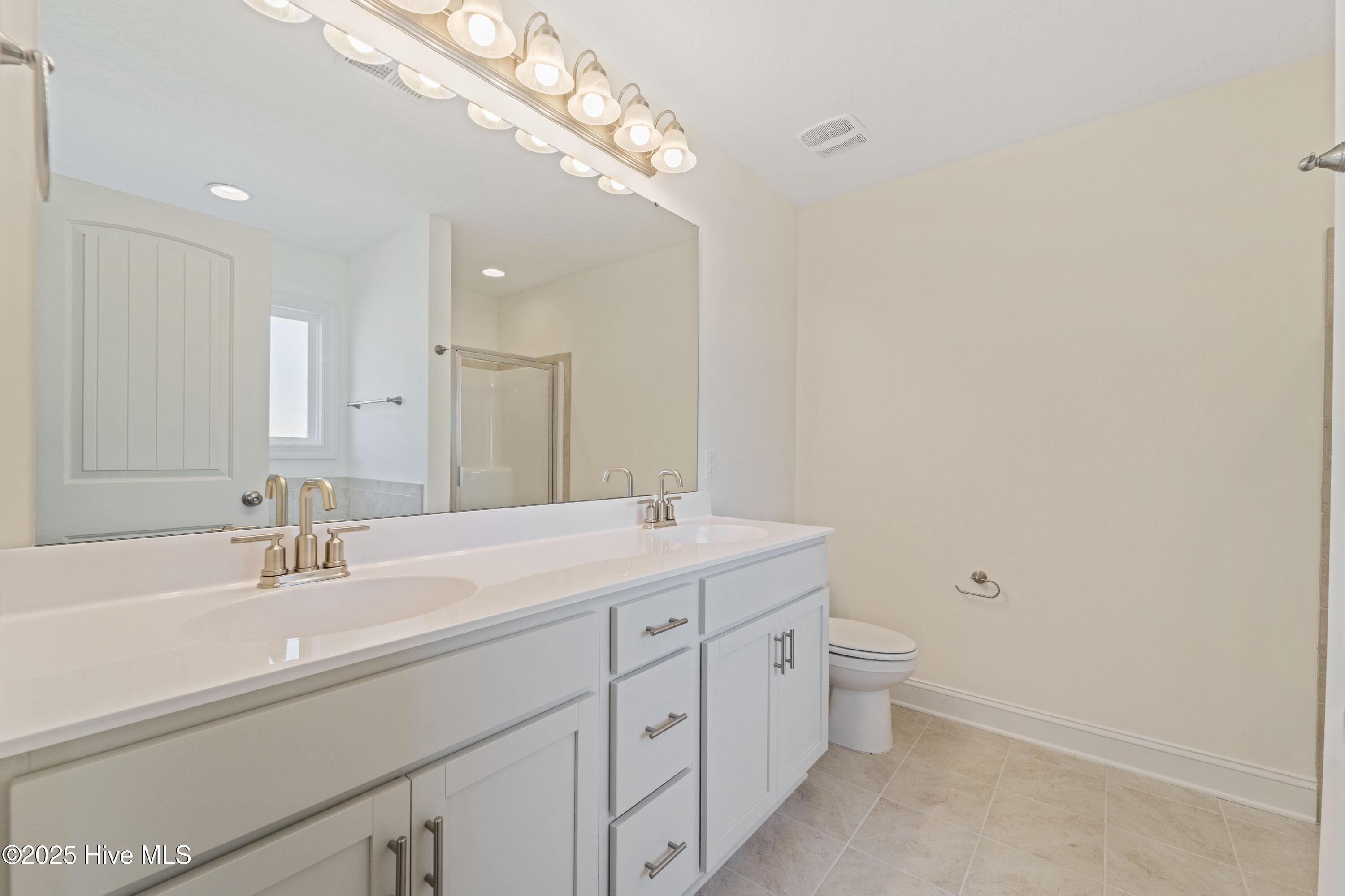 100519944 | Photo 18