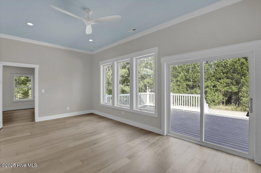 100509859 | Photo 21