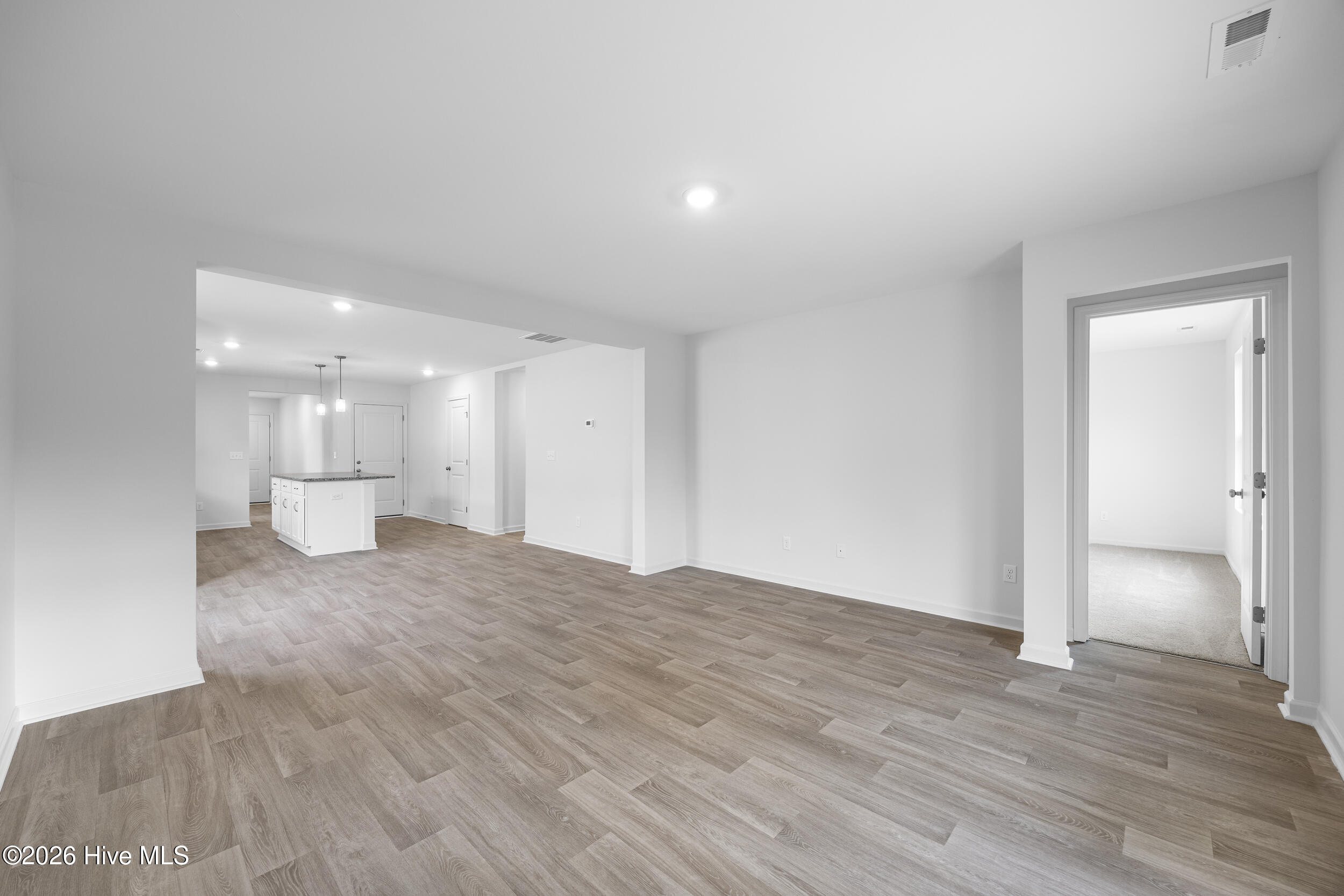 100546922 | Photo 10