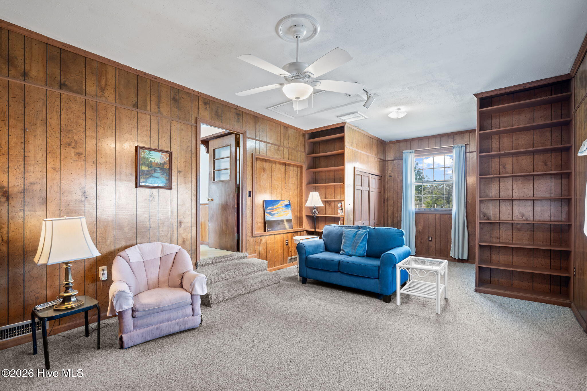 100558316 | Photo 11