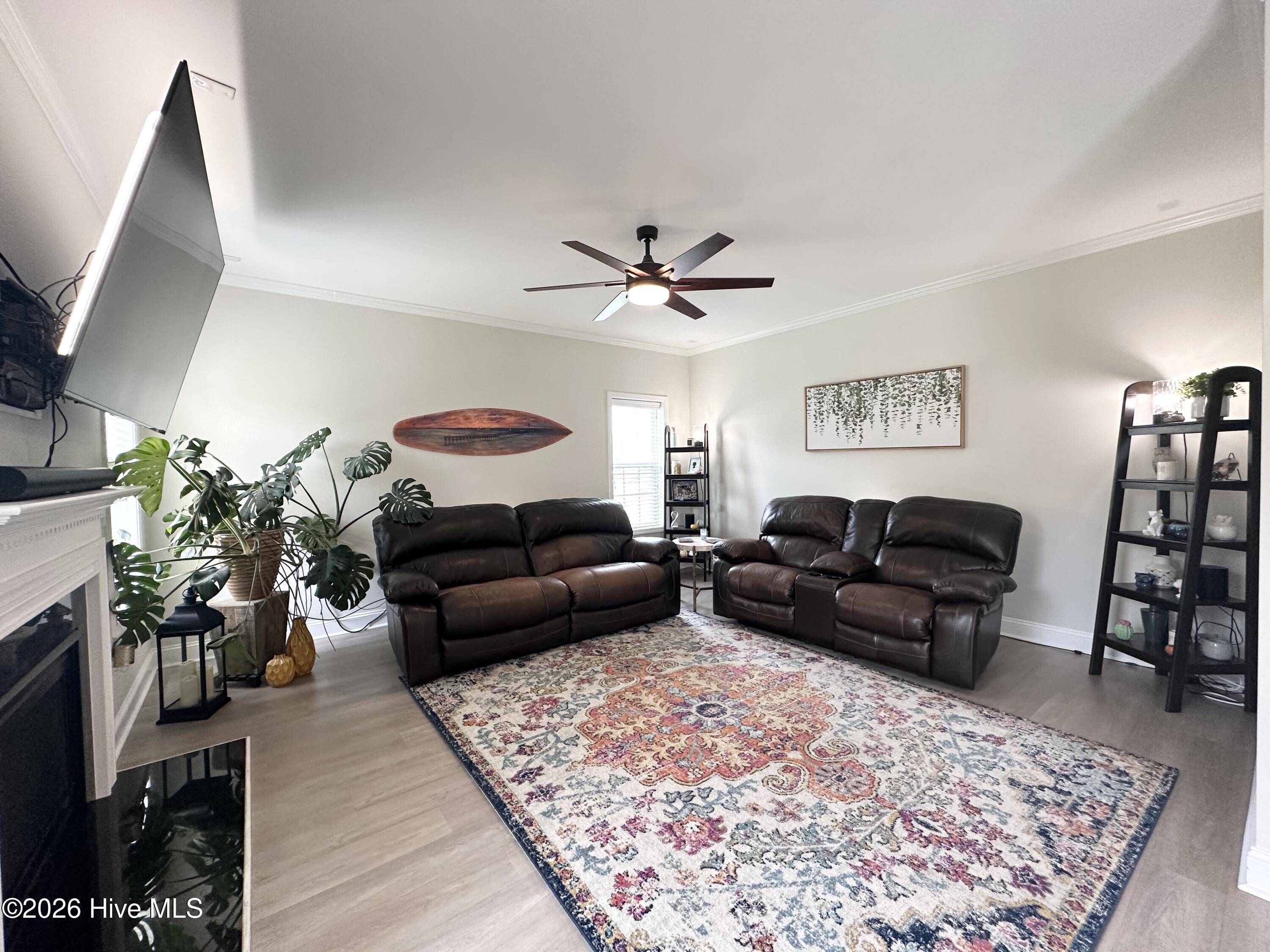 100563138 | Photo 65