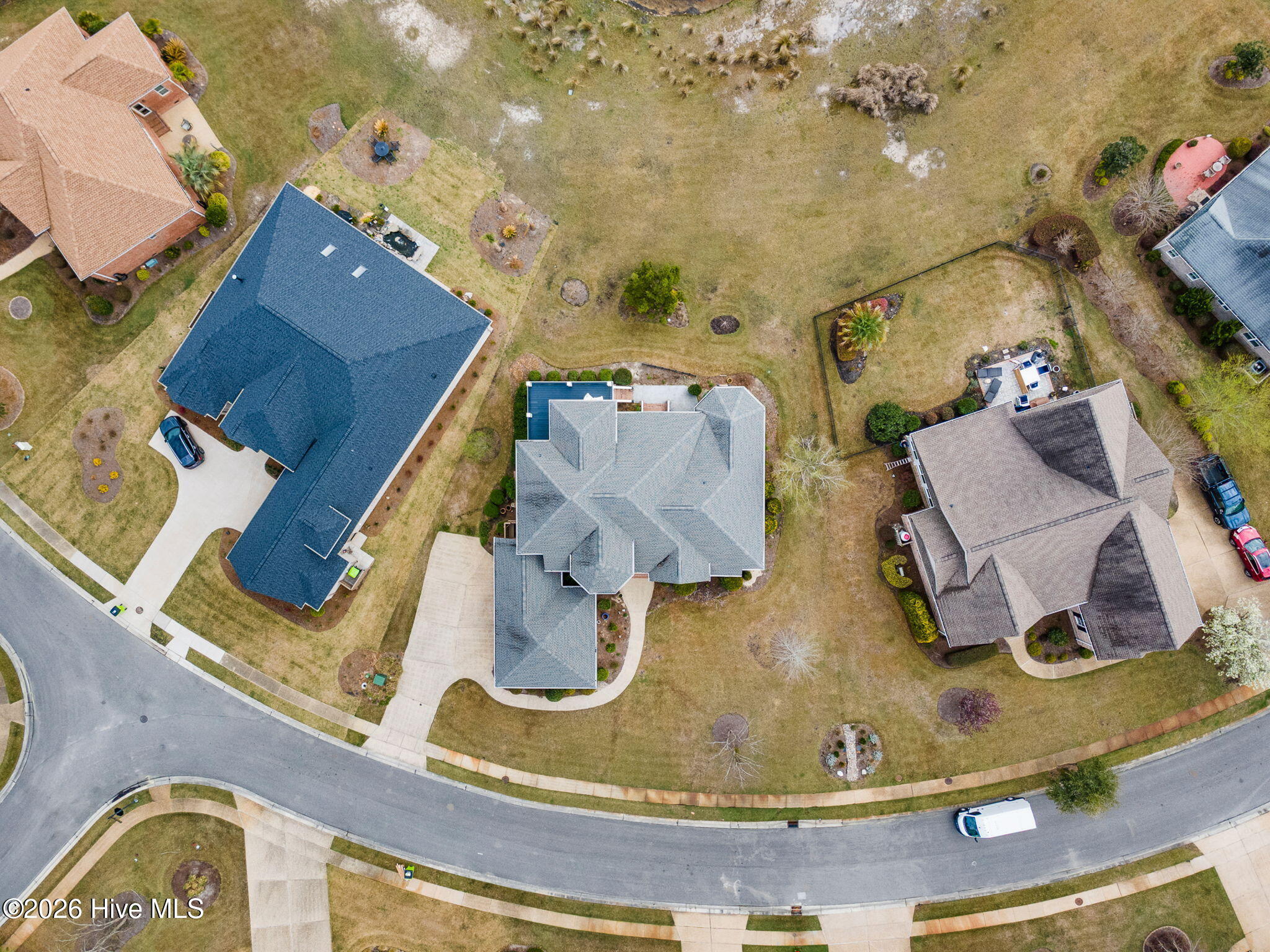 100560787 | Photo 64